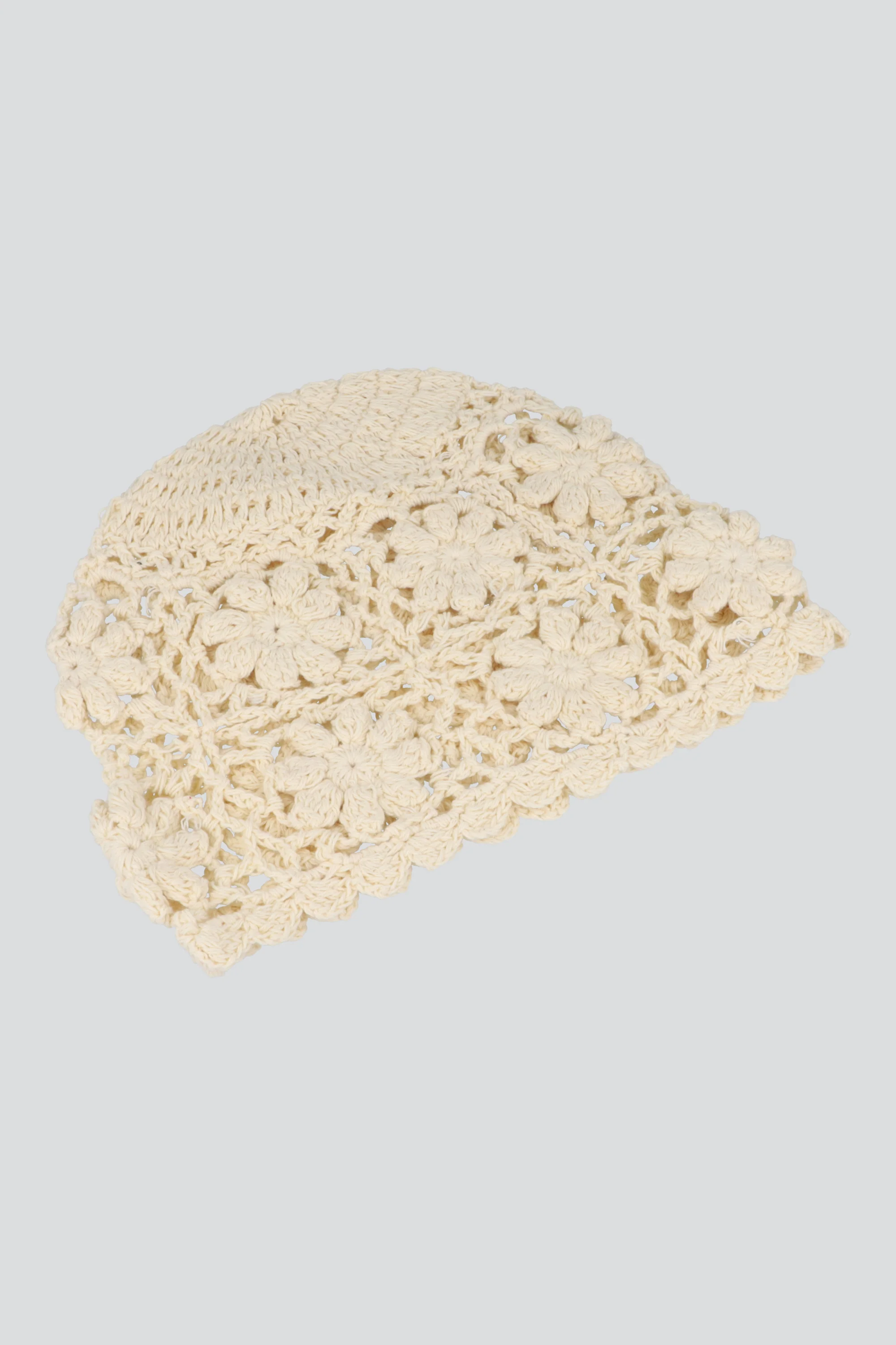 Beanie tejido flores 3d - Image 4