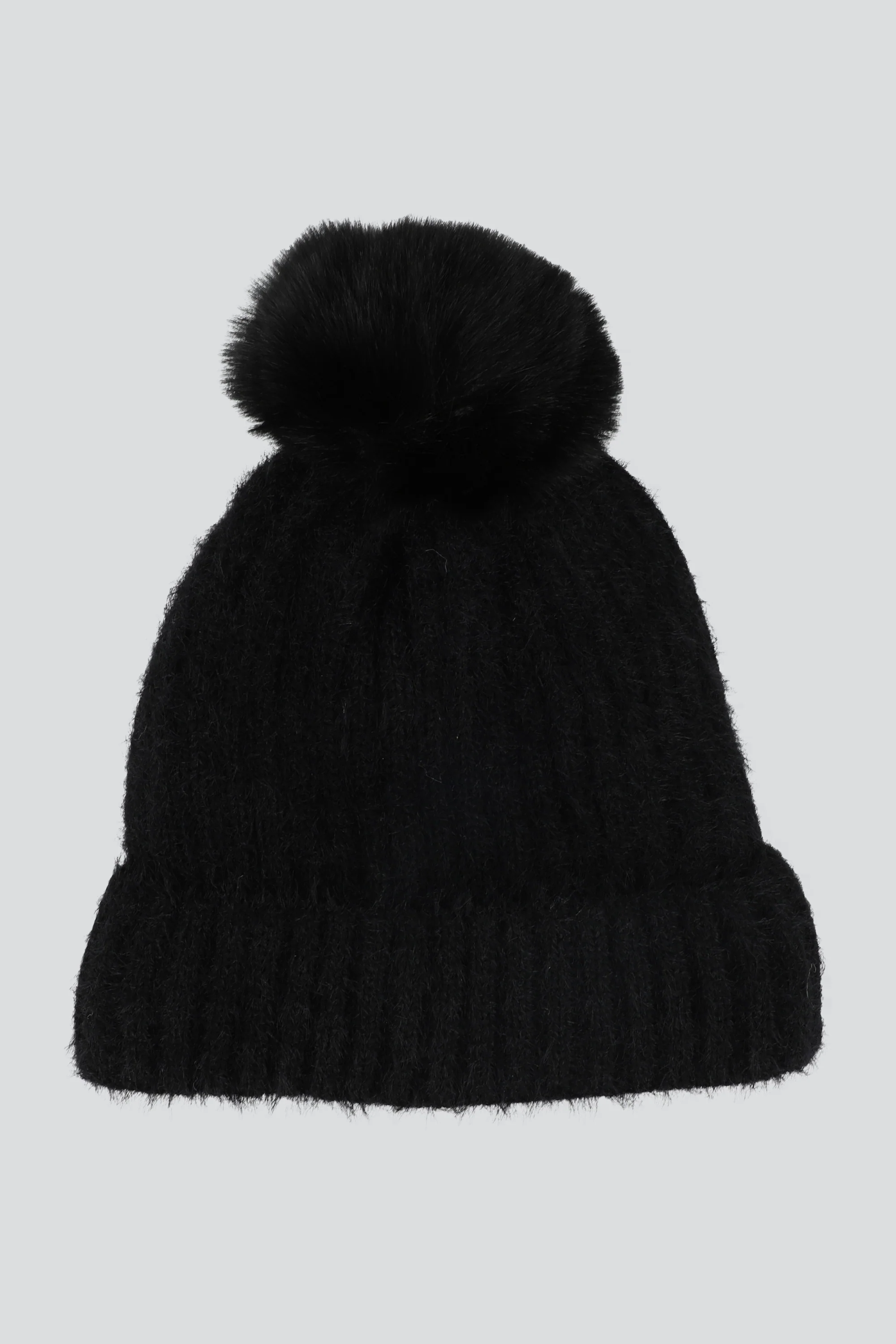 Beanie tejido fluffy - Image 3