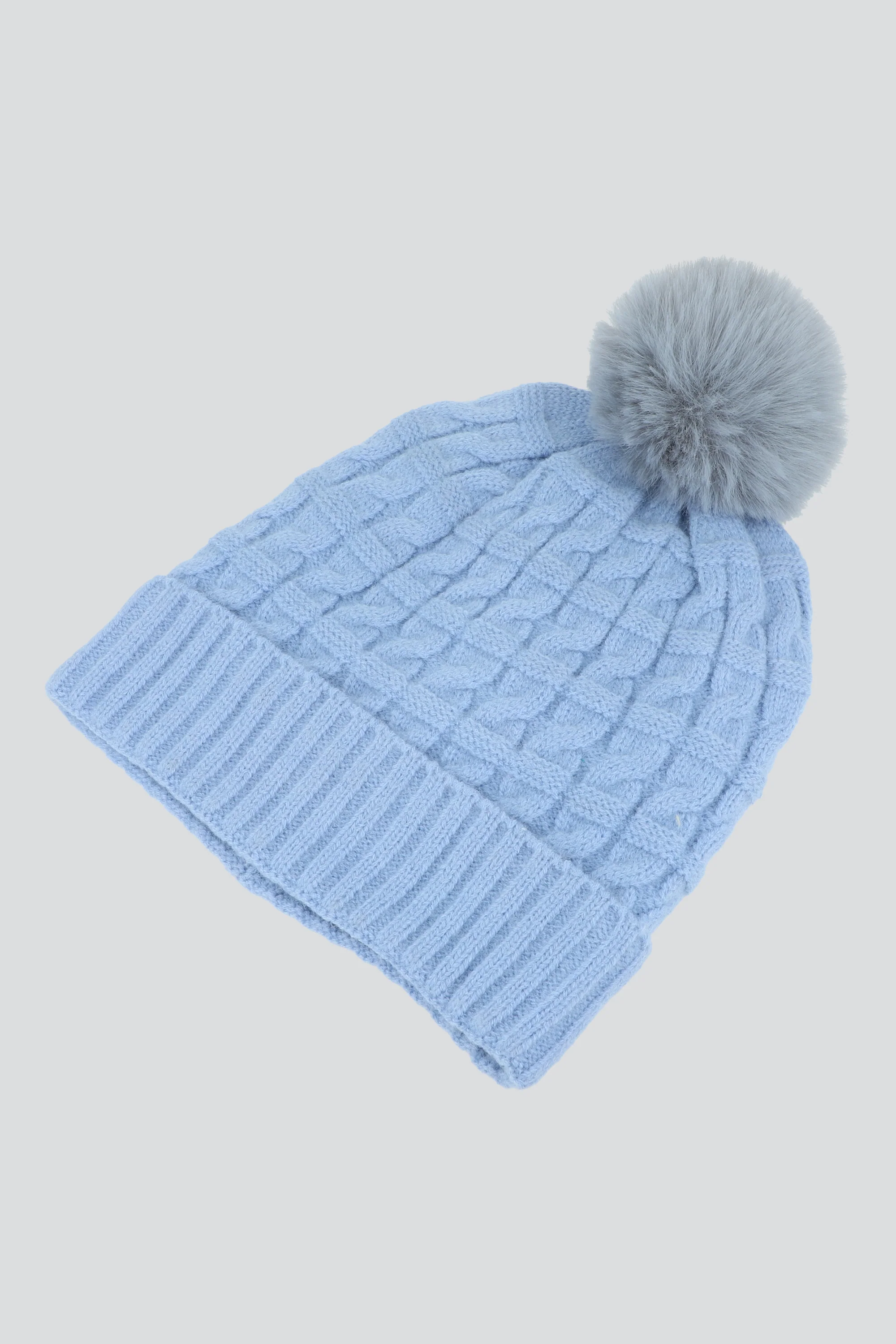 Beanie trenzas fluffy - Image 4