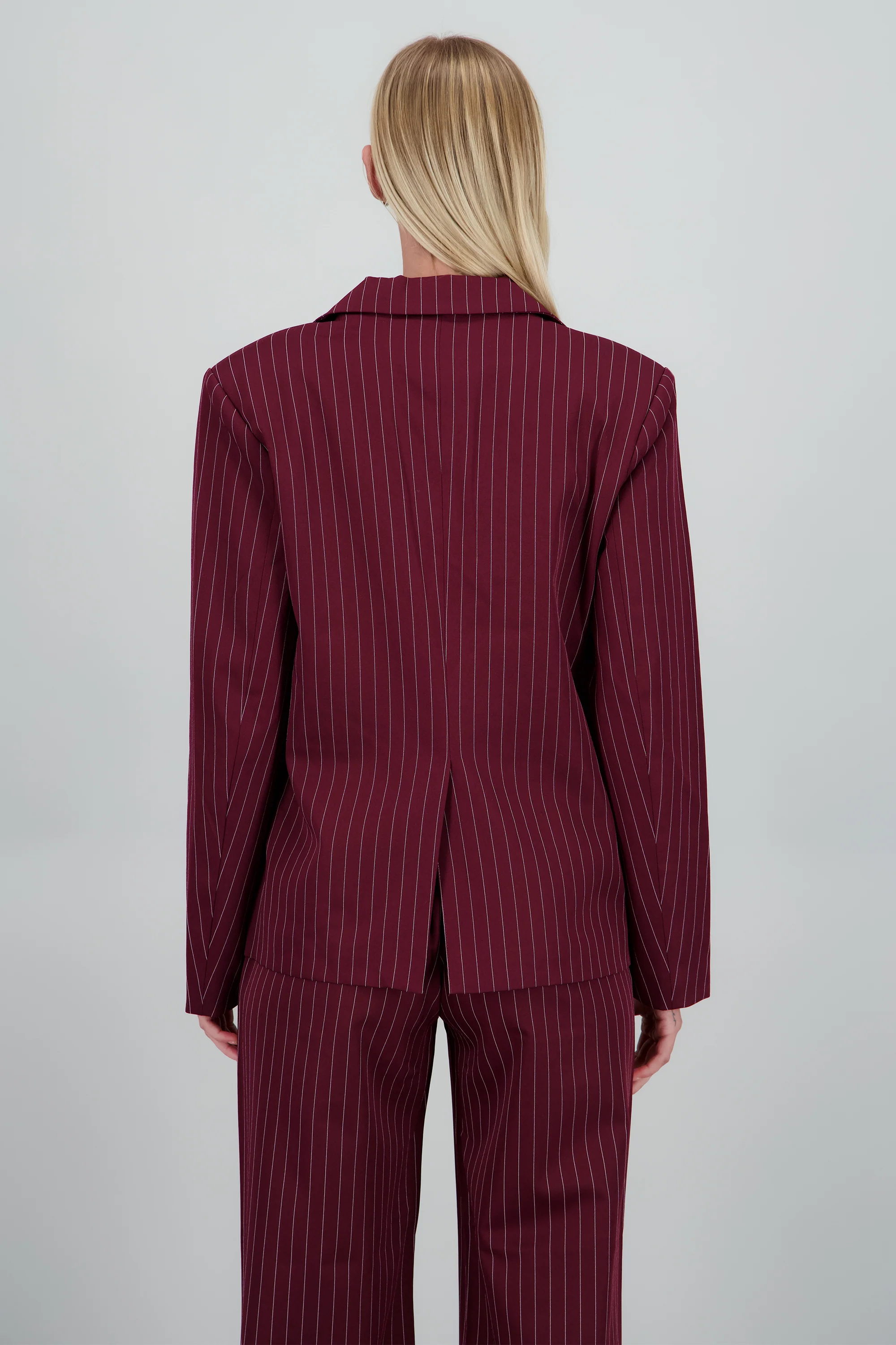 Blazer oversized de rayas - Image 4