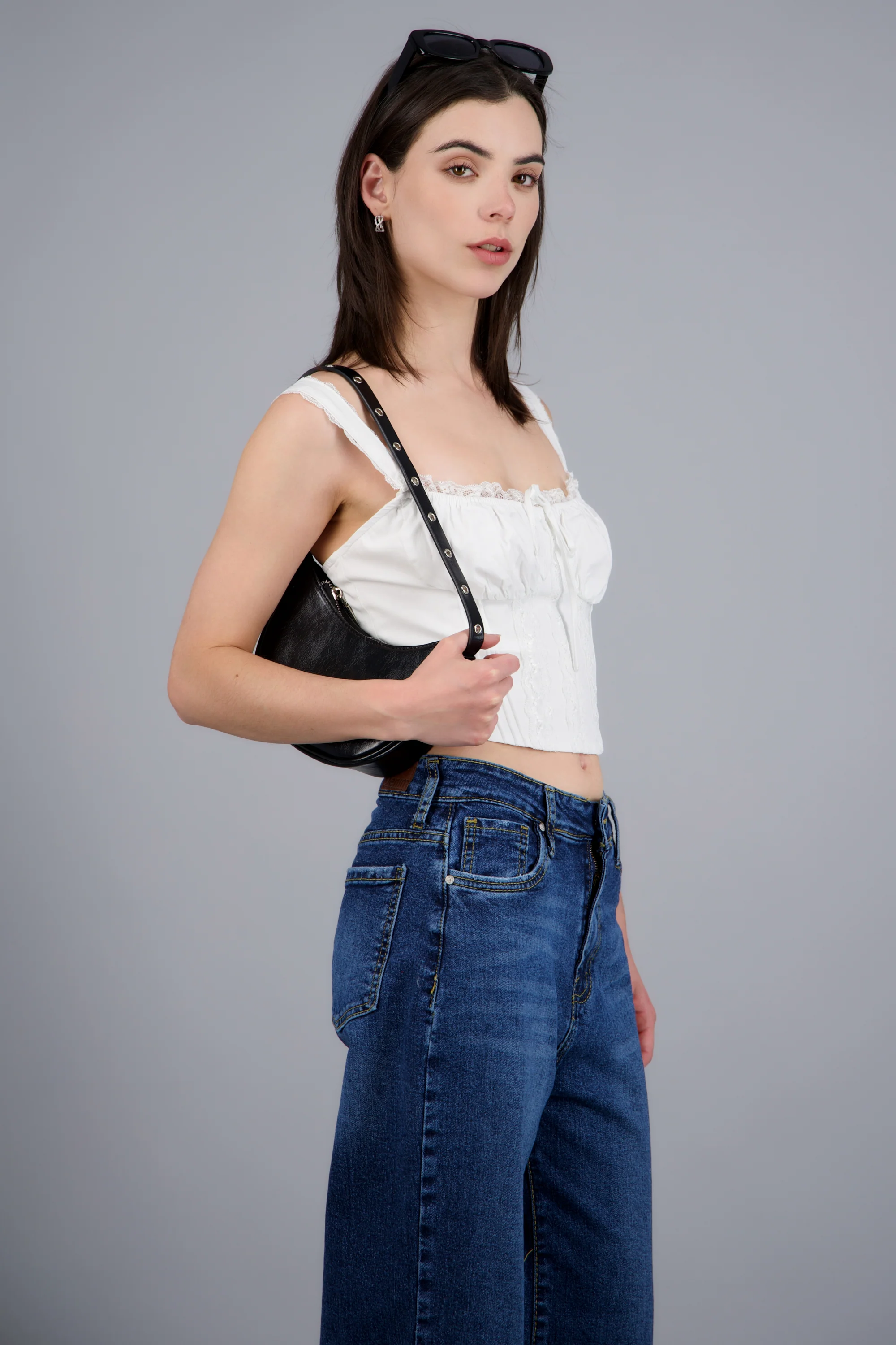 Blusa detalle encaje con tirantes - Image 2
