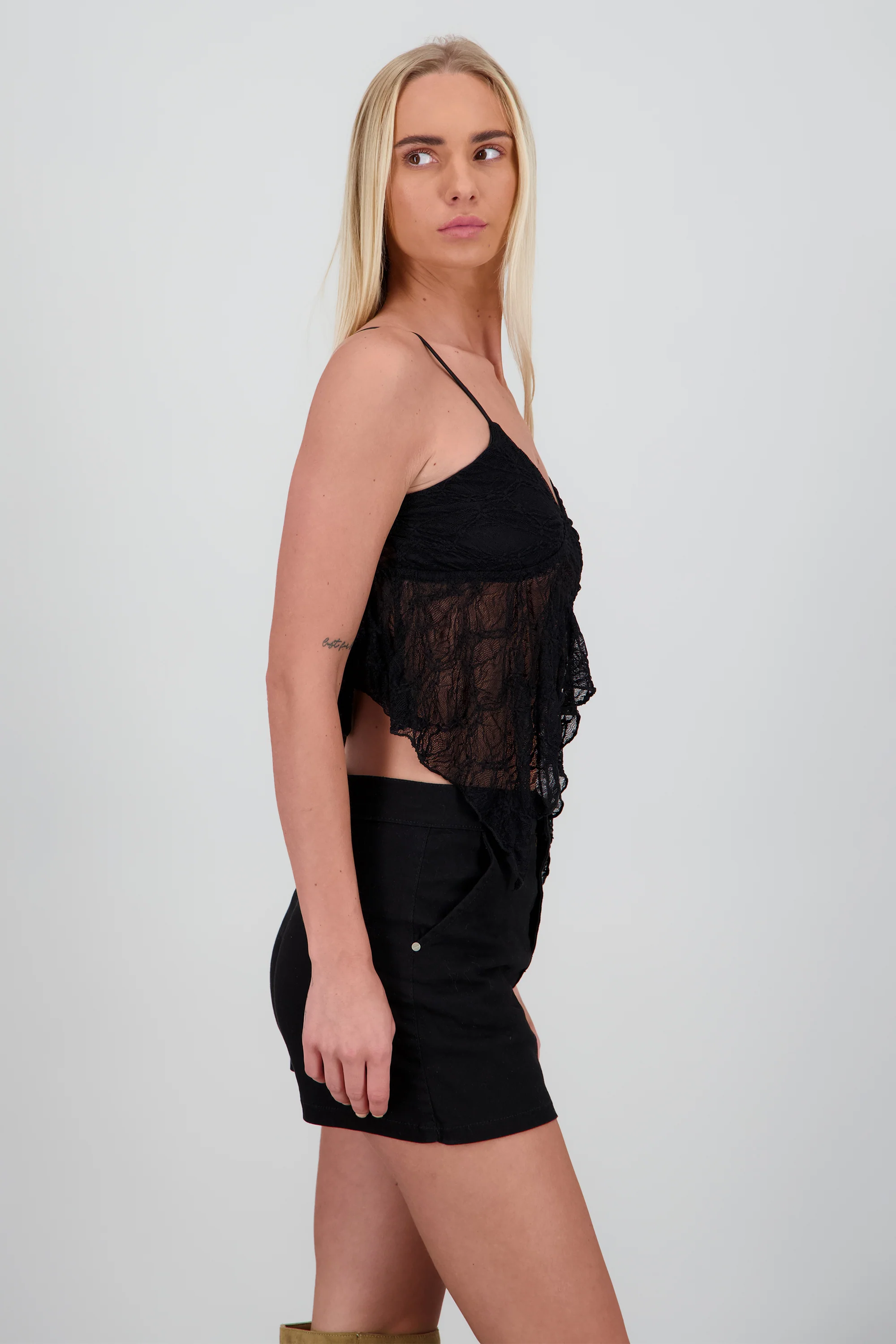 Blusa encaje tirantes asimetrica - Image 3