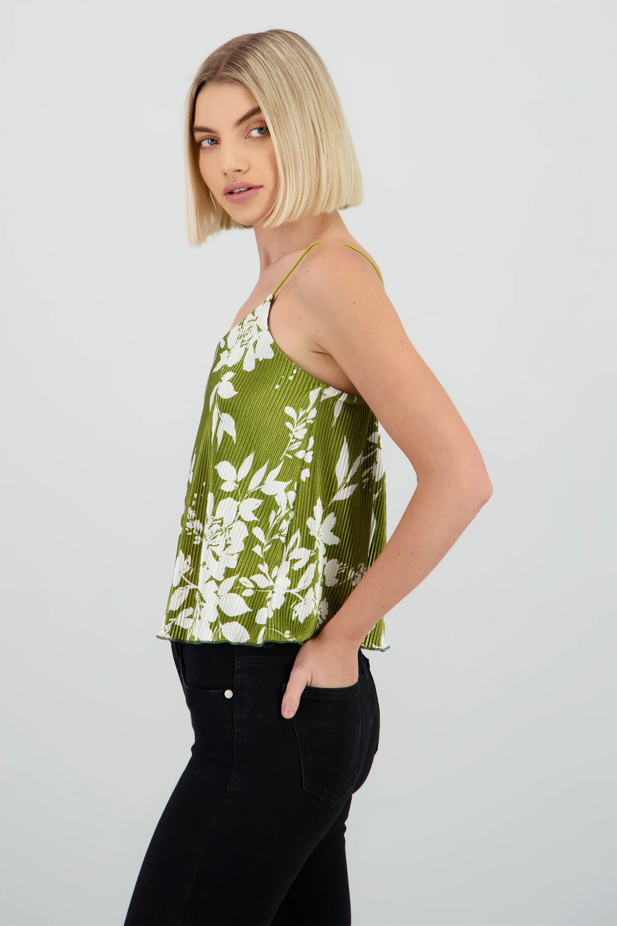 Blusa tirantes detalle plisado - Image 3