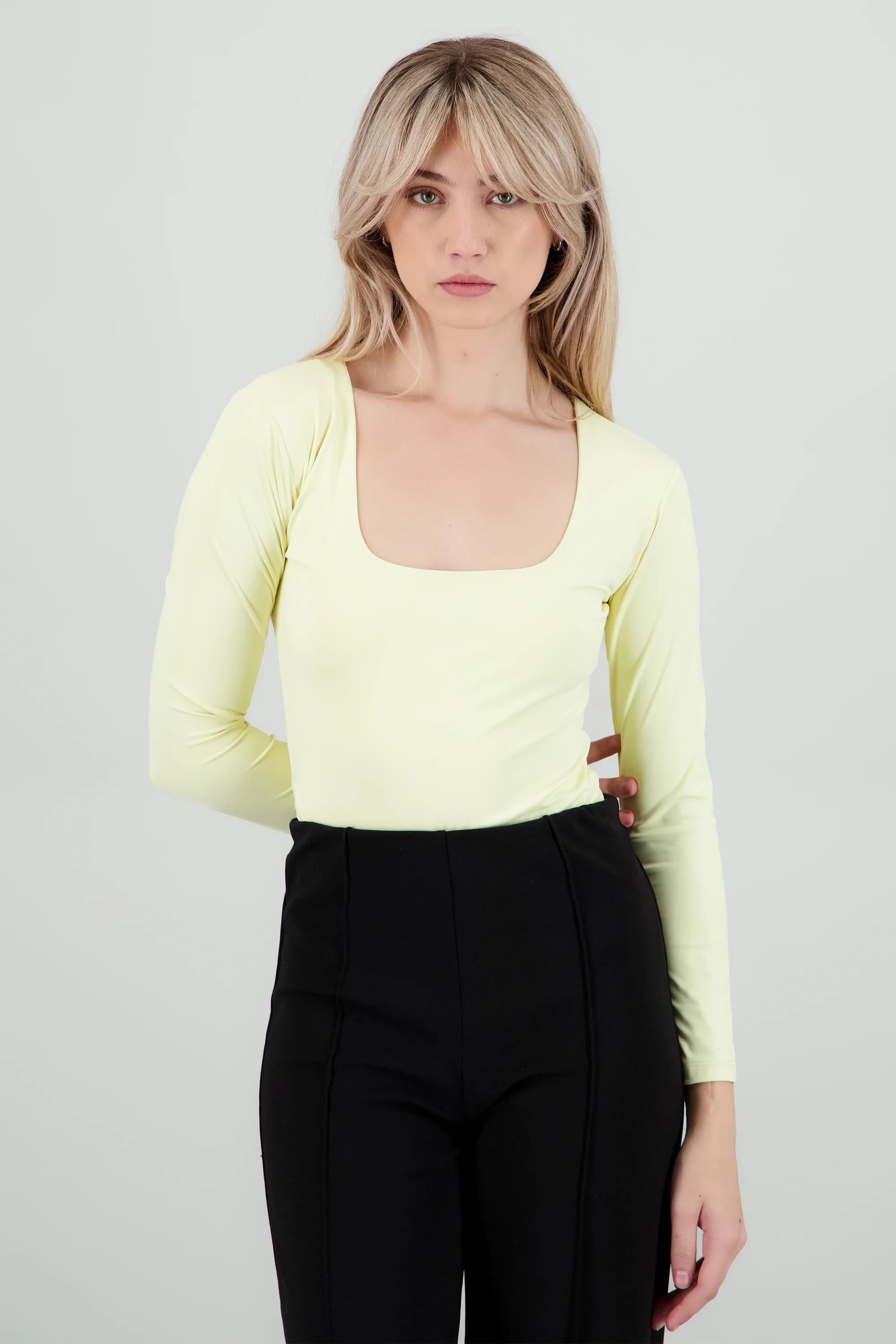 Body cuello circular manga larga