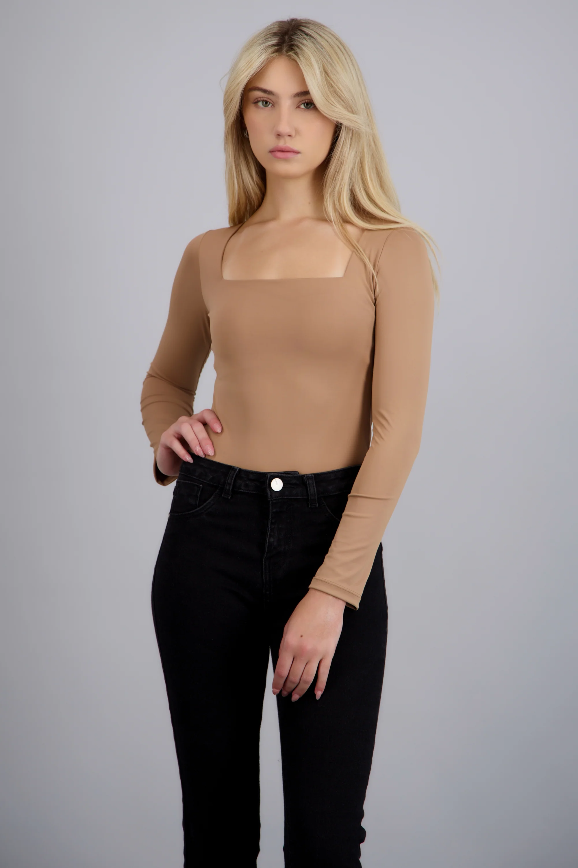 BODY ESCOTE CUADRADO M/L
