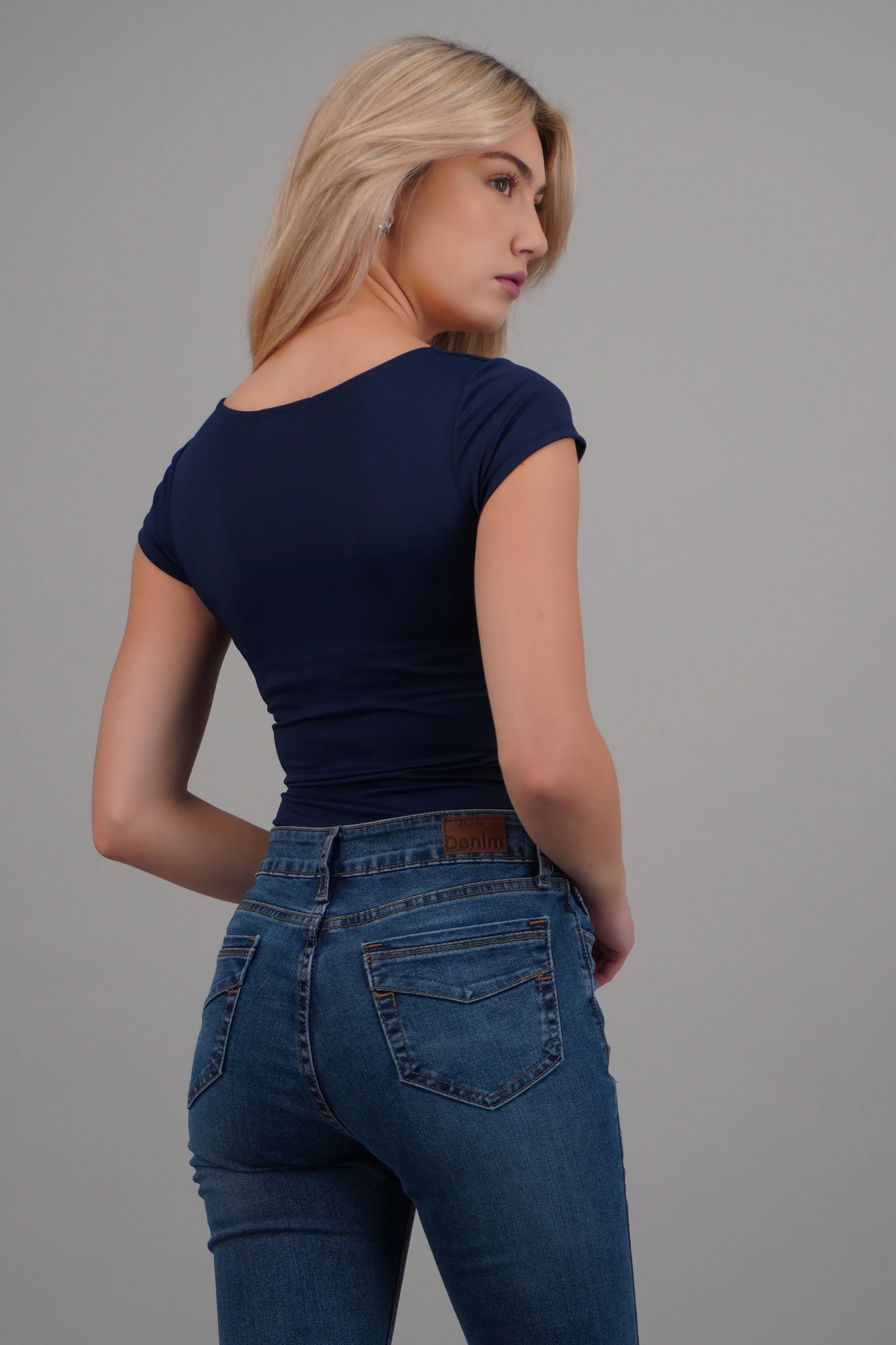 BODY ESCOTE CUADRADO - Image 3