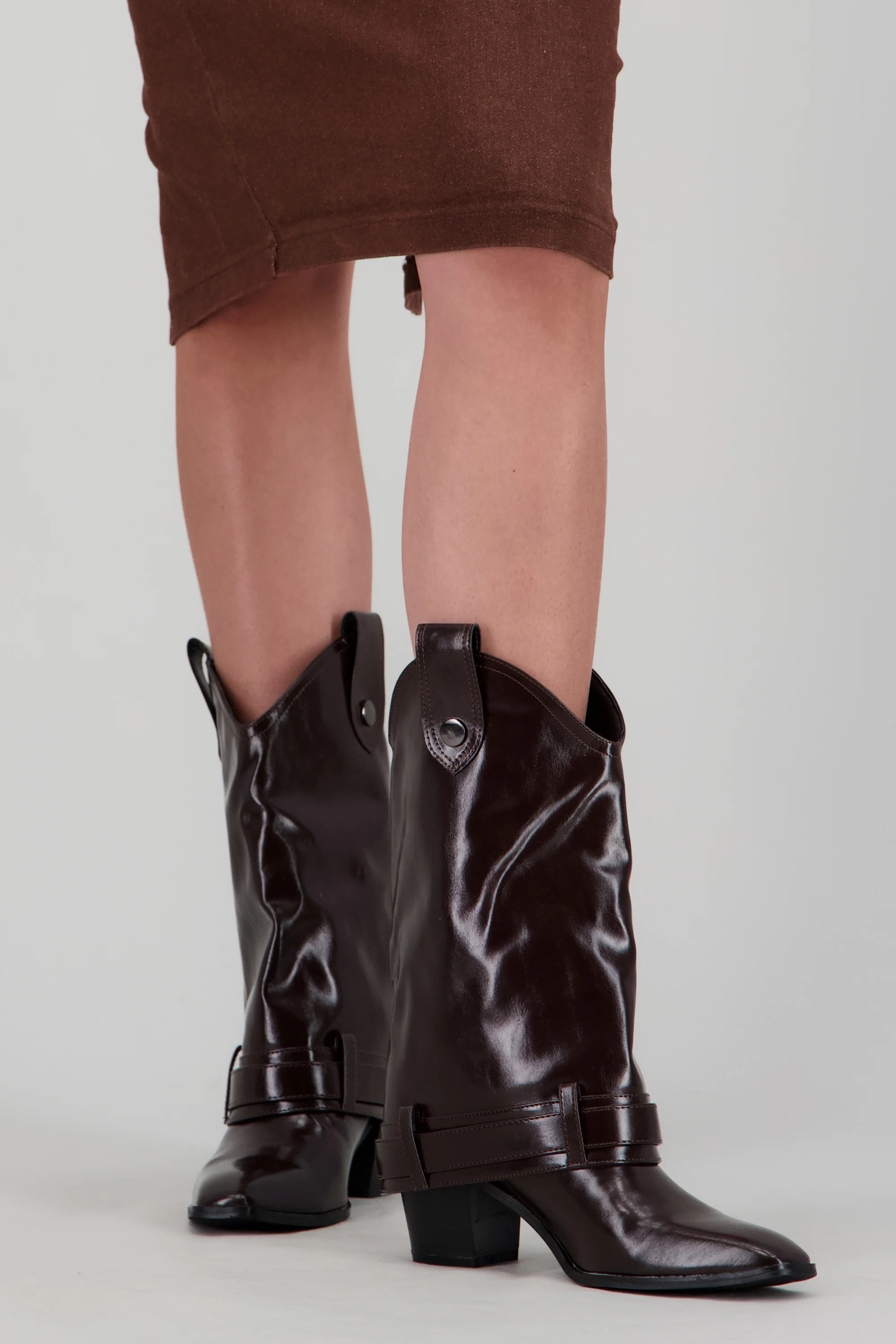 Bota funda charol detalle cinturon - Image 7