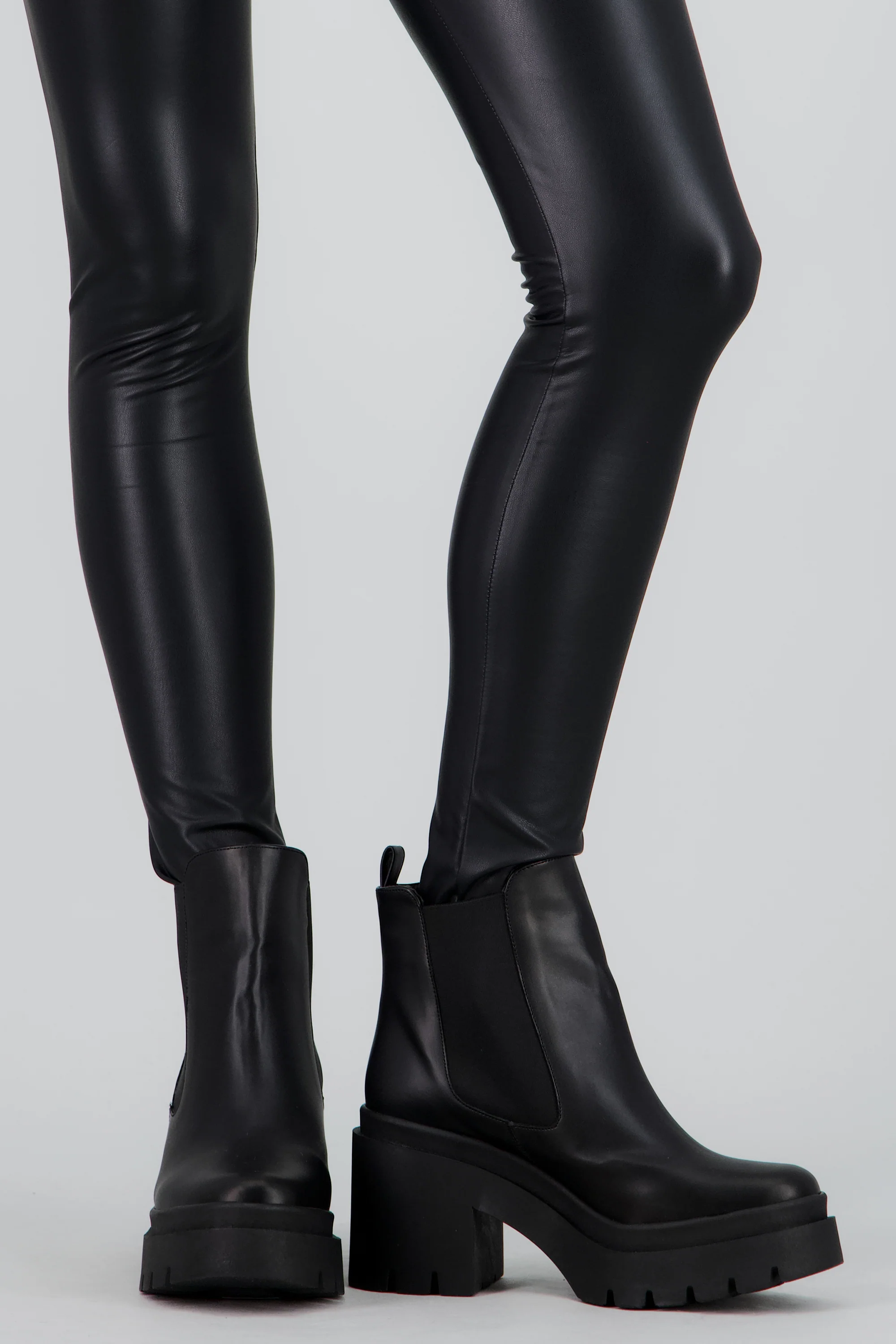 Bota tacon cuadrado chelsea - Image 7