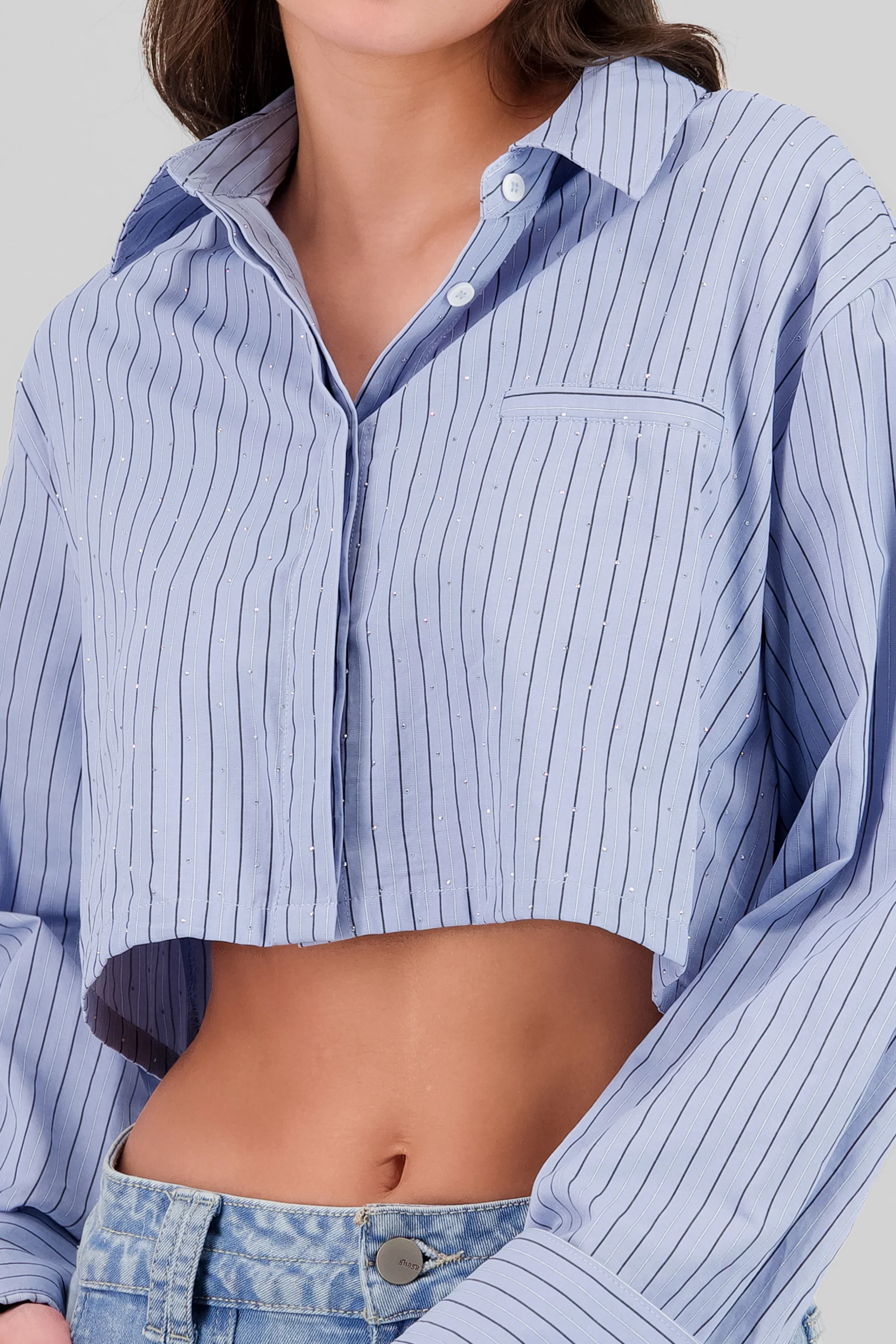 Camisa crop a rayas con brillos - Image 5