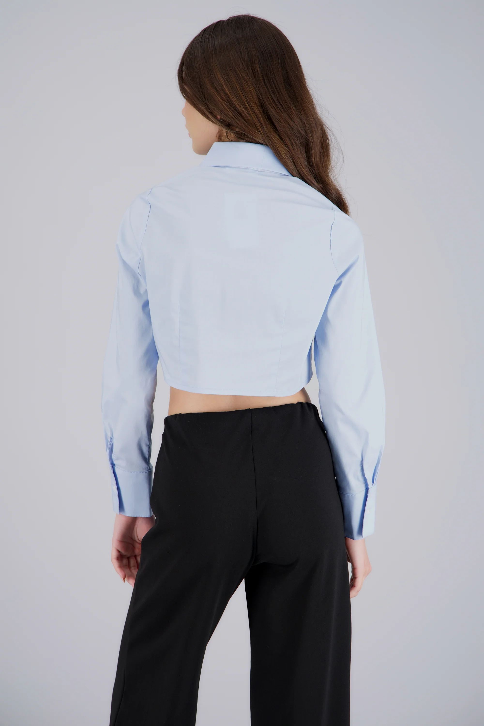 Camisa crop manga larga lisa - Image 4