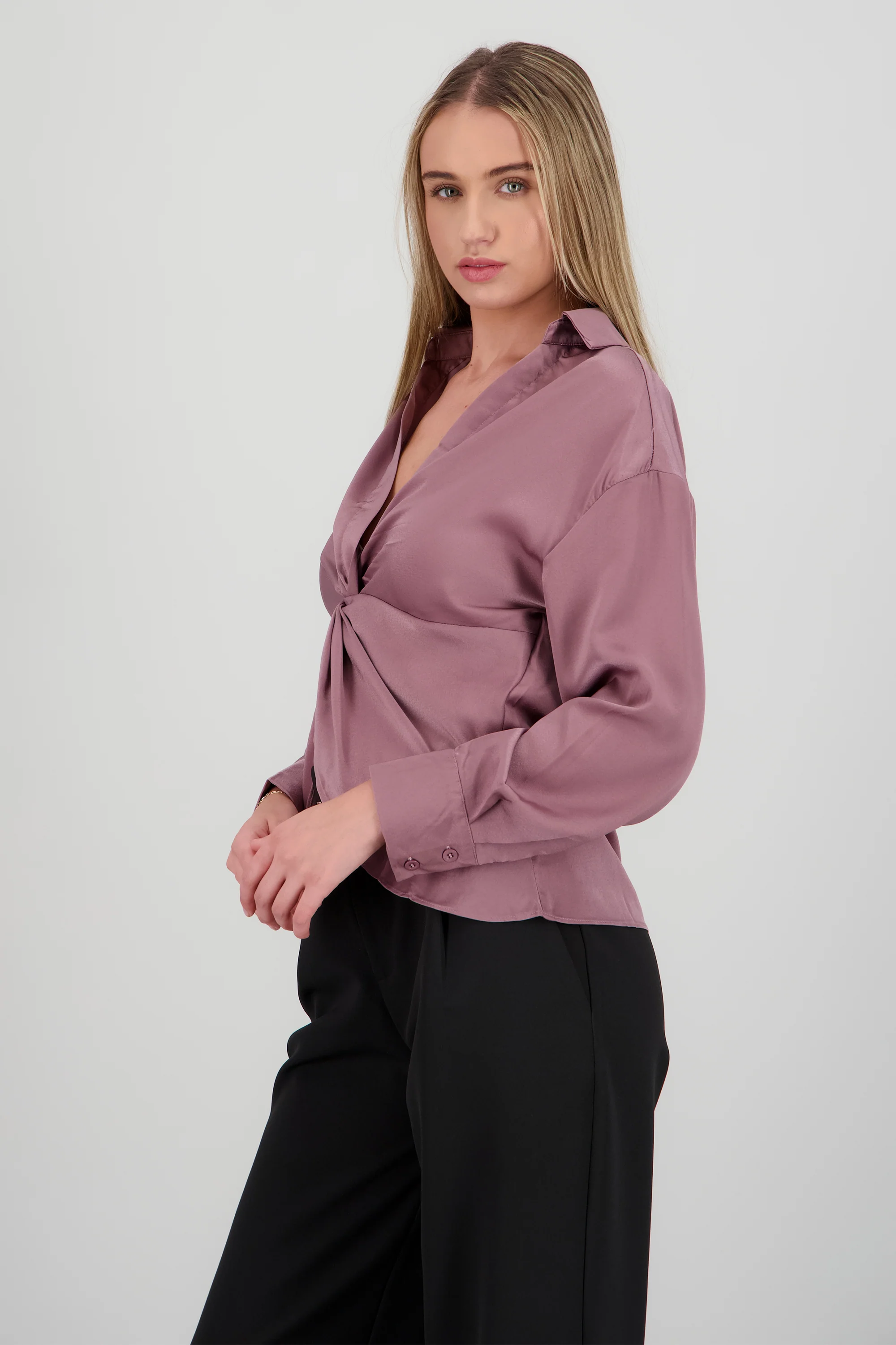 Camisa nudo satinada - Image 3