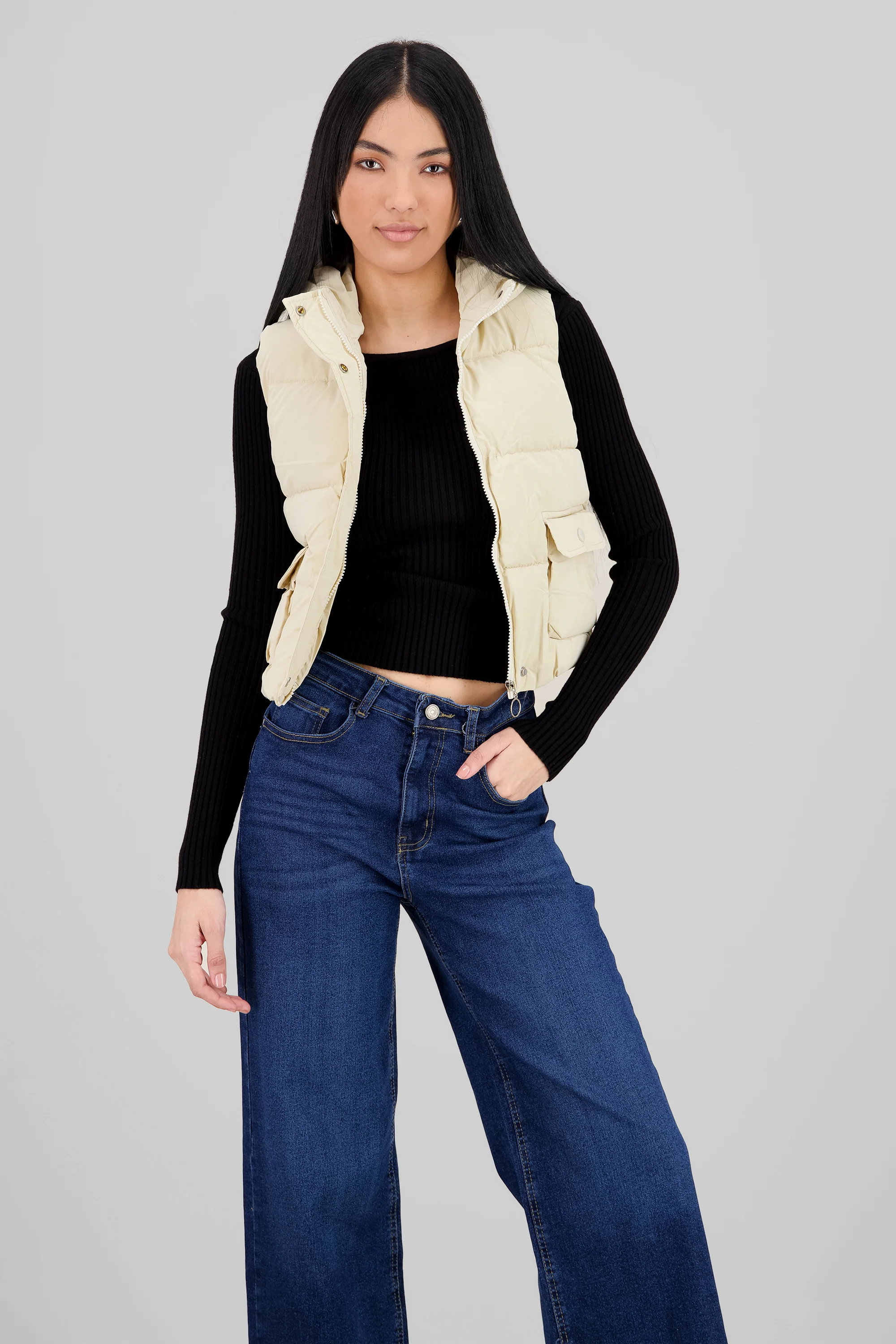 Chalec con bolsas cargo cropped