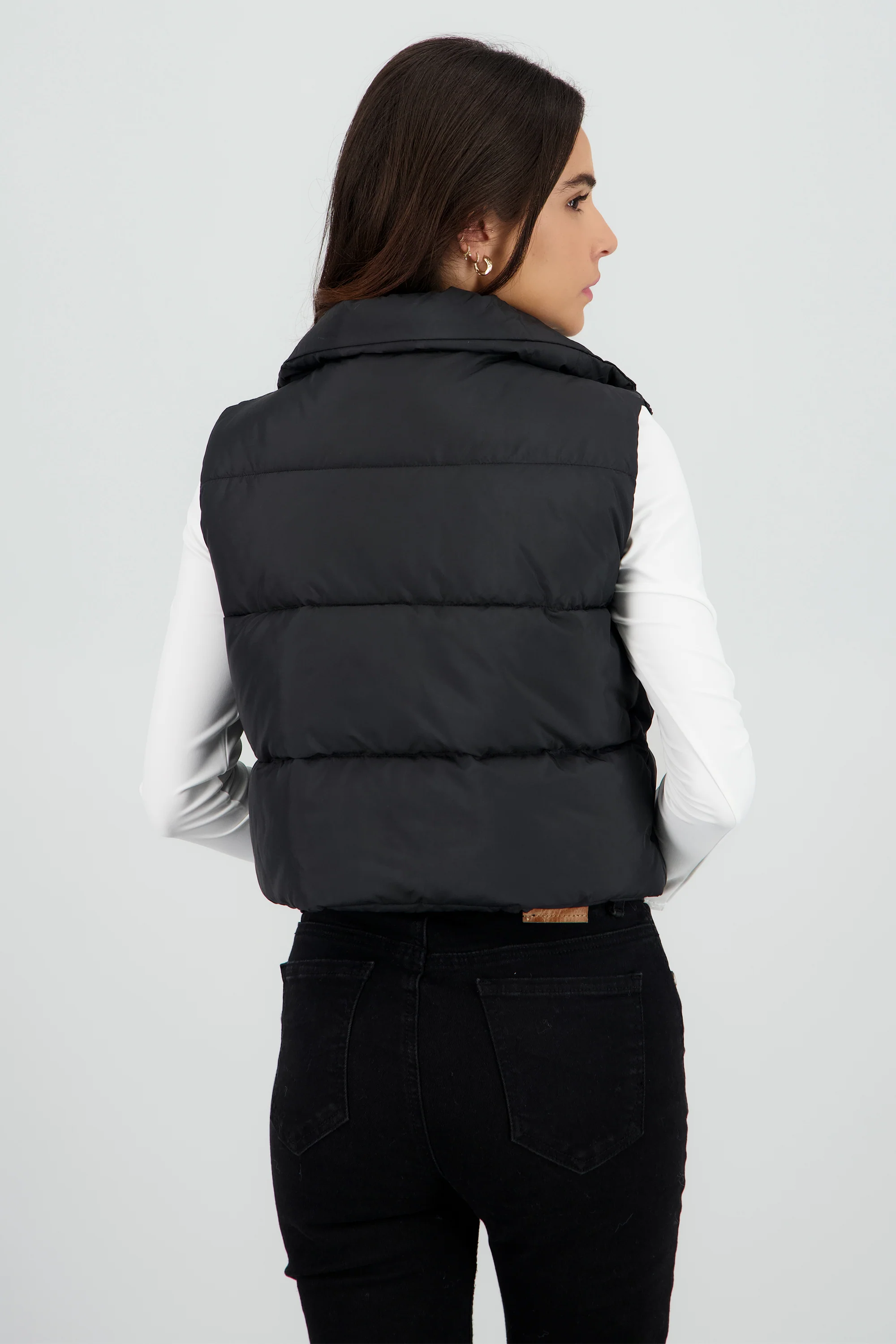 Chaleco crop puffer monocolor - Image 4