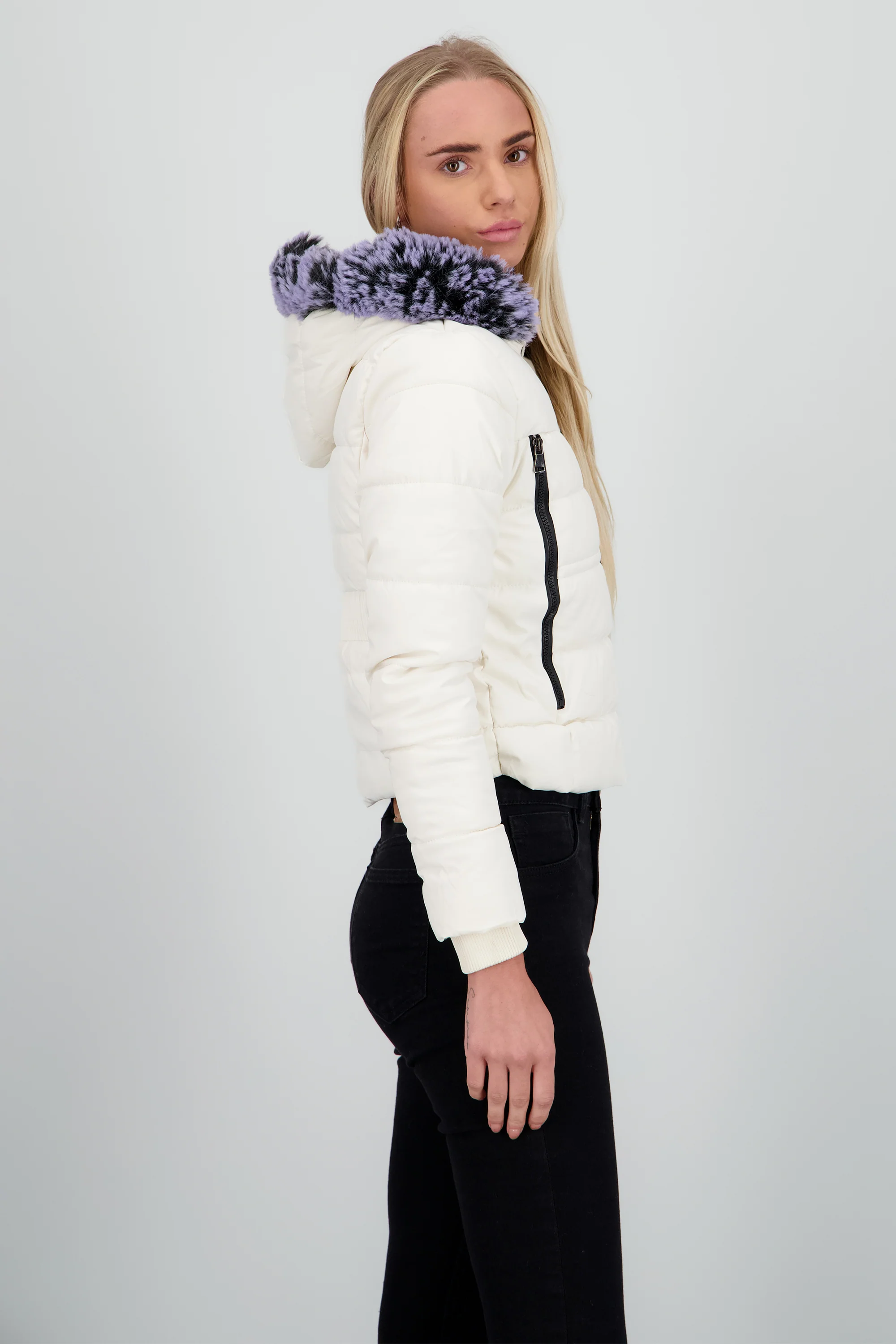 Chamarra puffer con gorro det cierres - Image 8