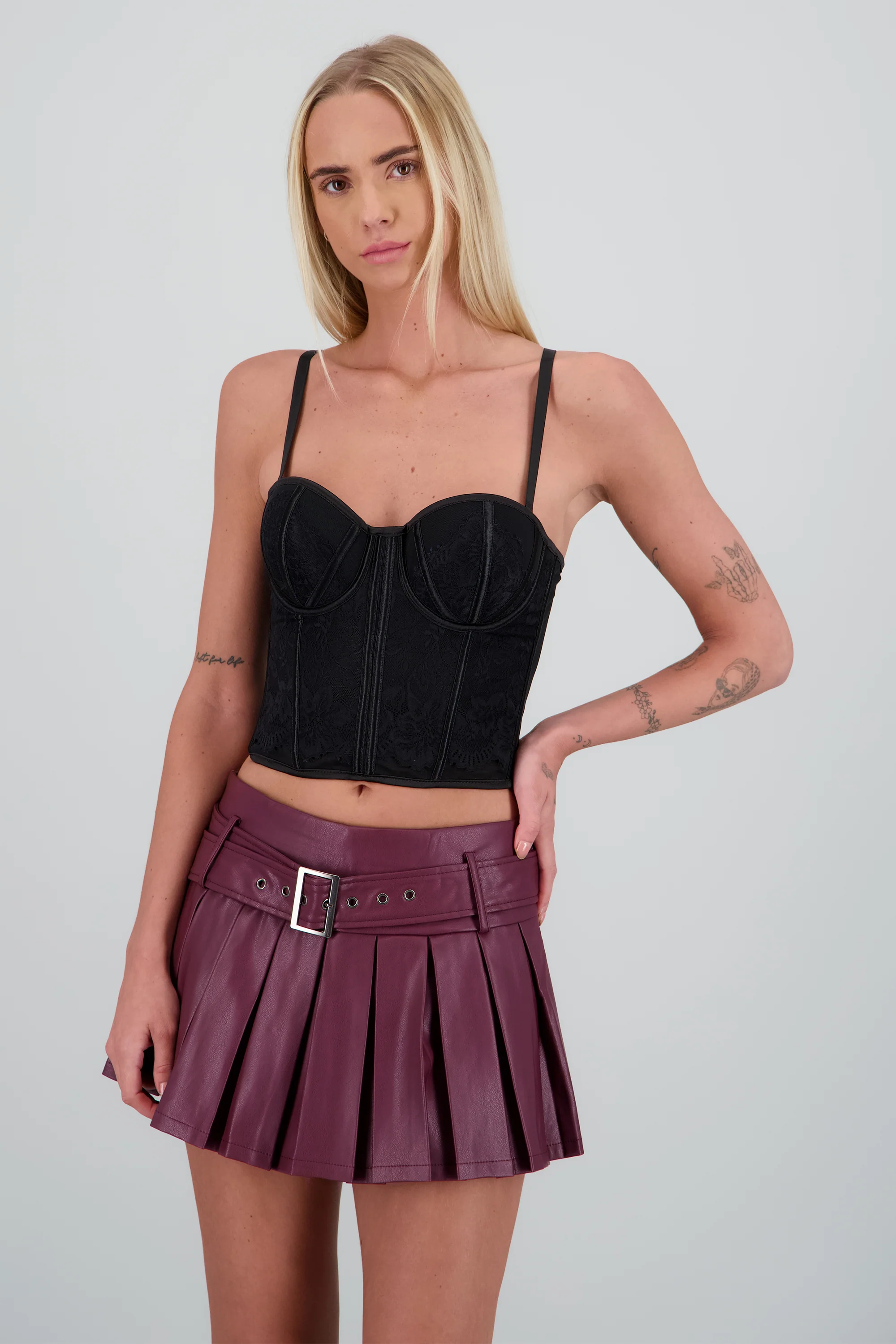 Corset strapless de encaje