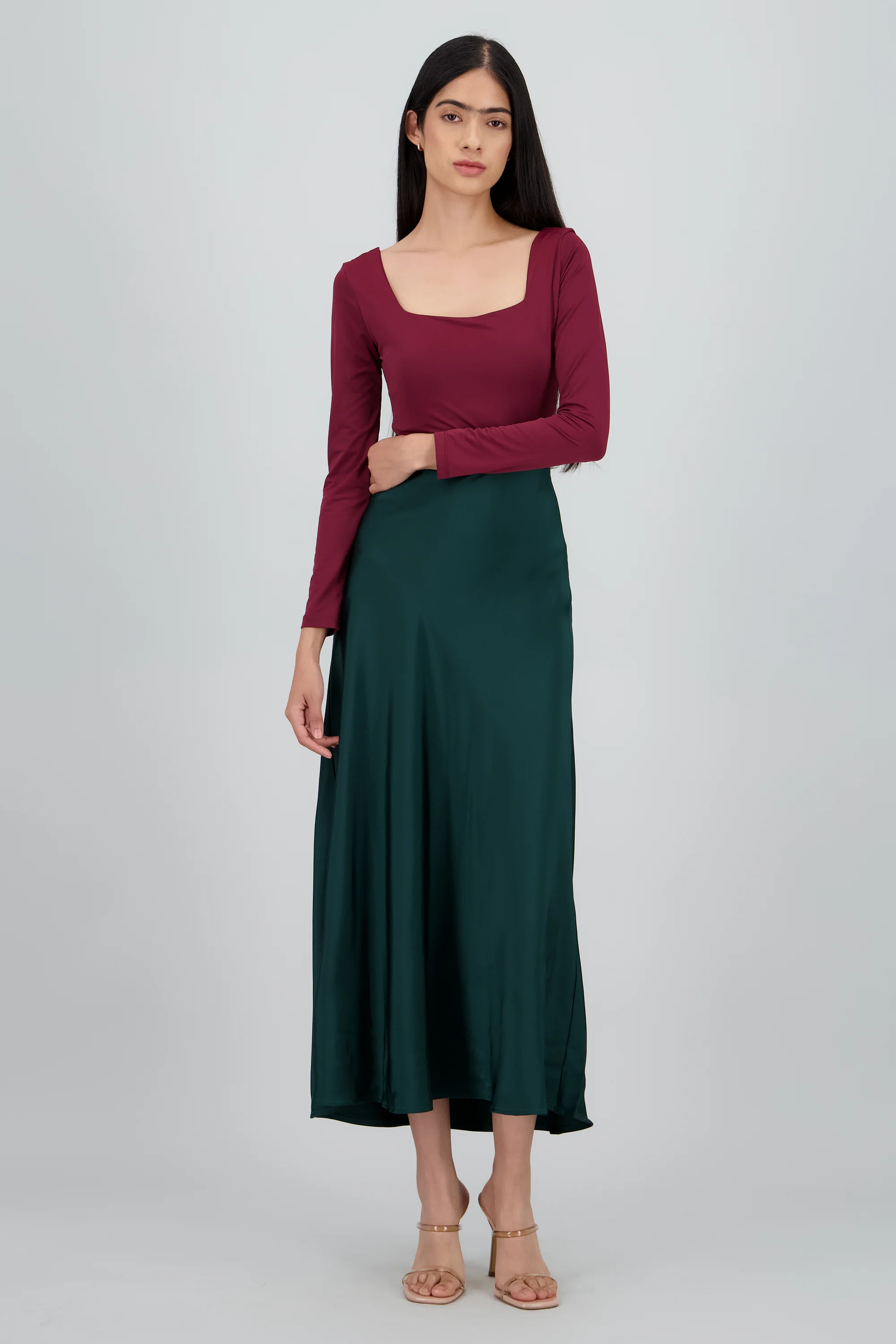 Falda midi satin abertura