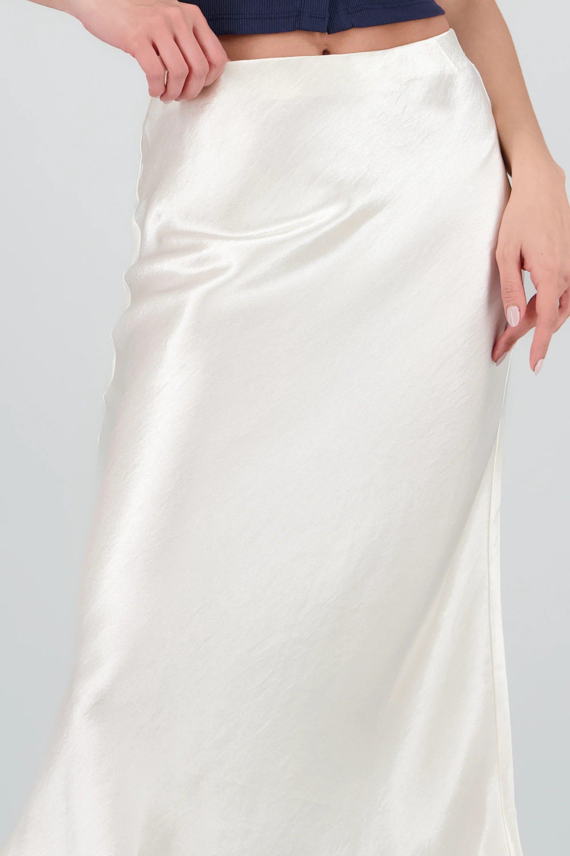 Falda satin midi efecto - Image 6