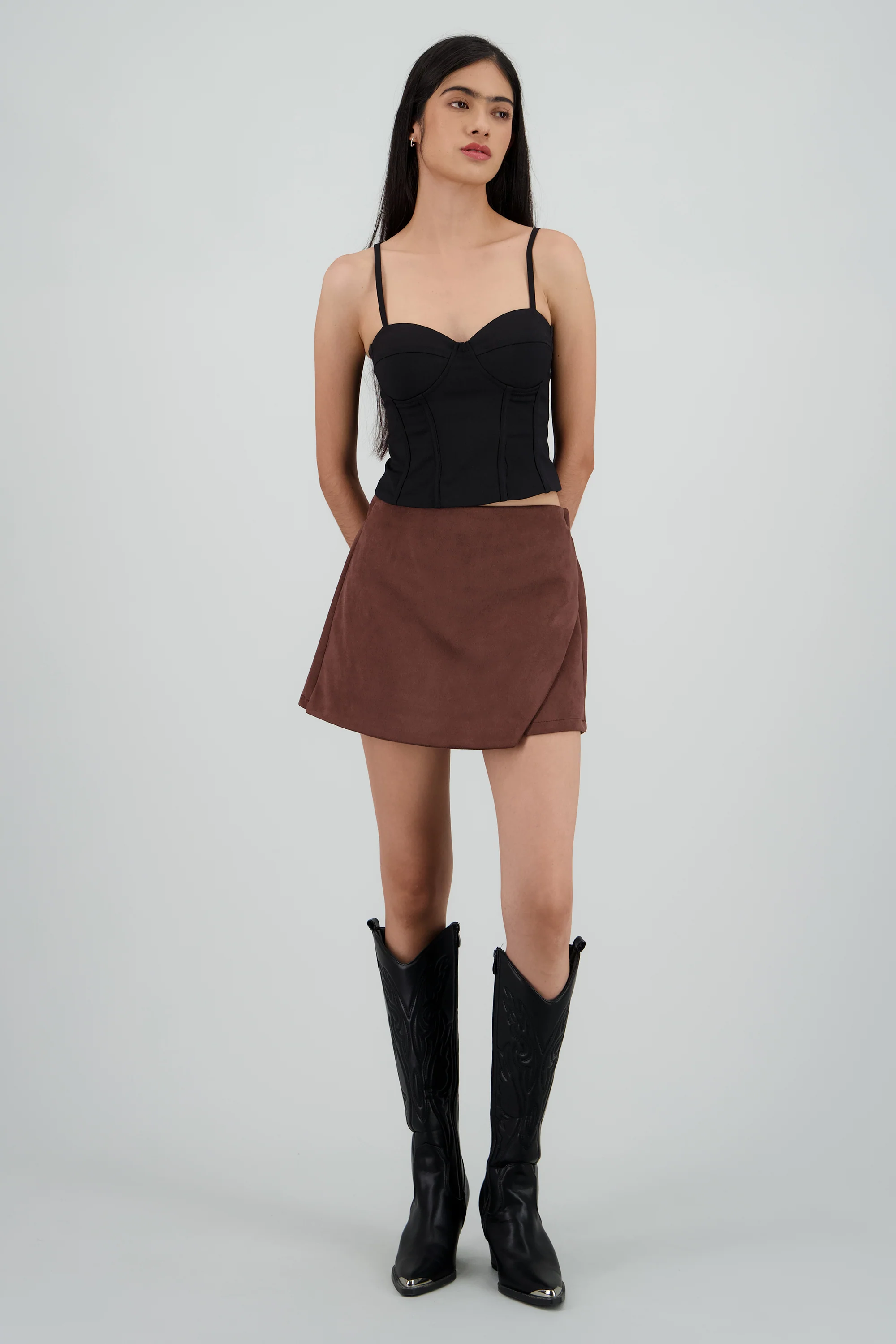 Falda short envolvente suede