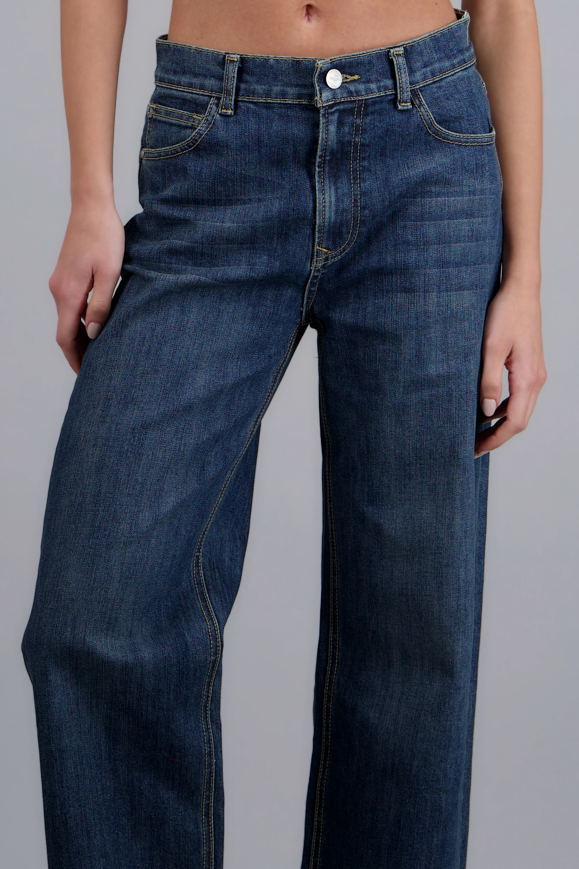 Jeans straight entintados - Image 5