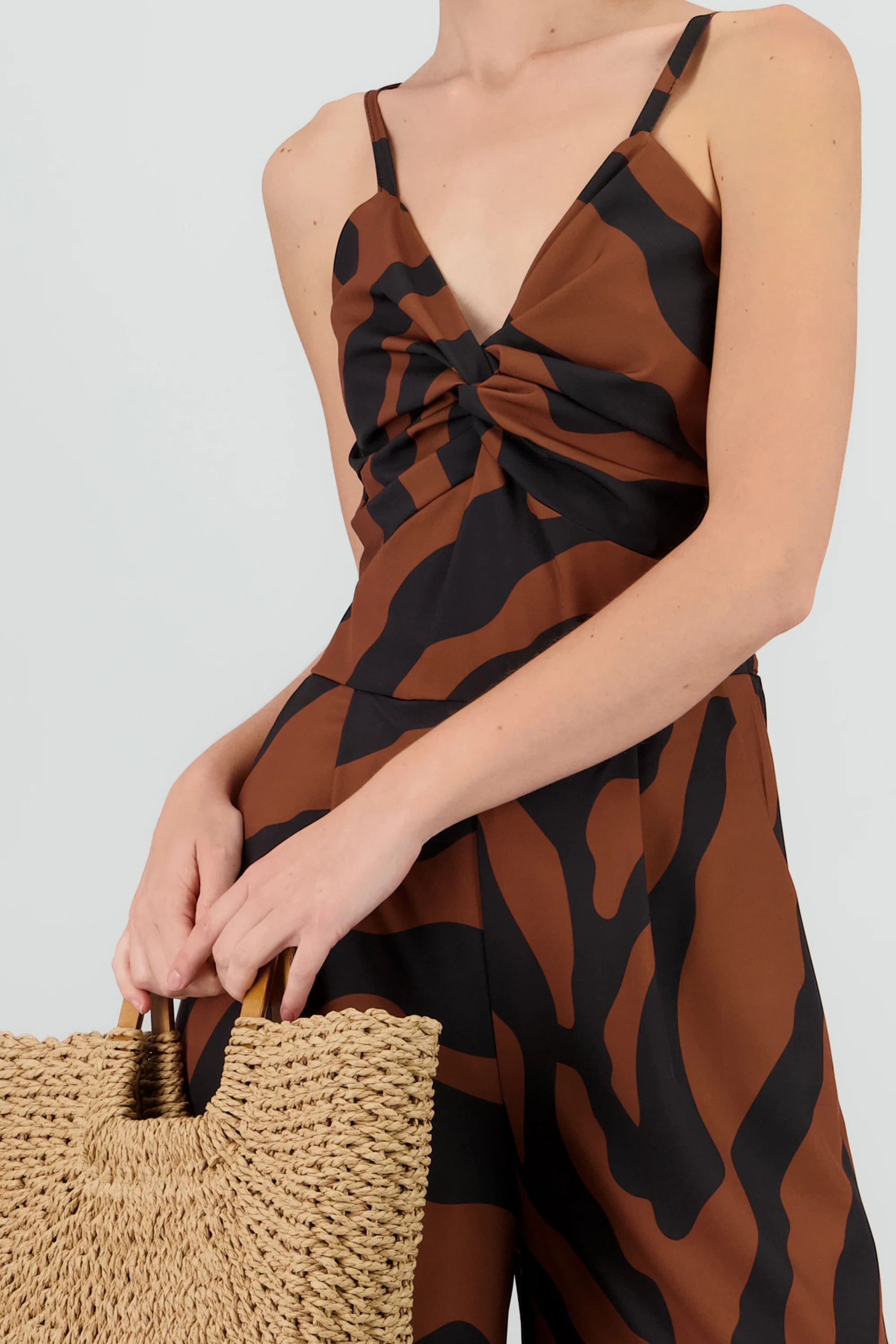 Jumpsuit tirantes estampado detalle nudo - Image 5
