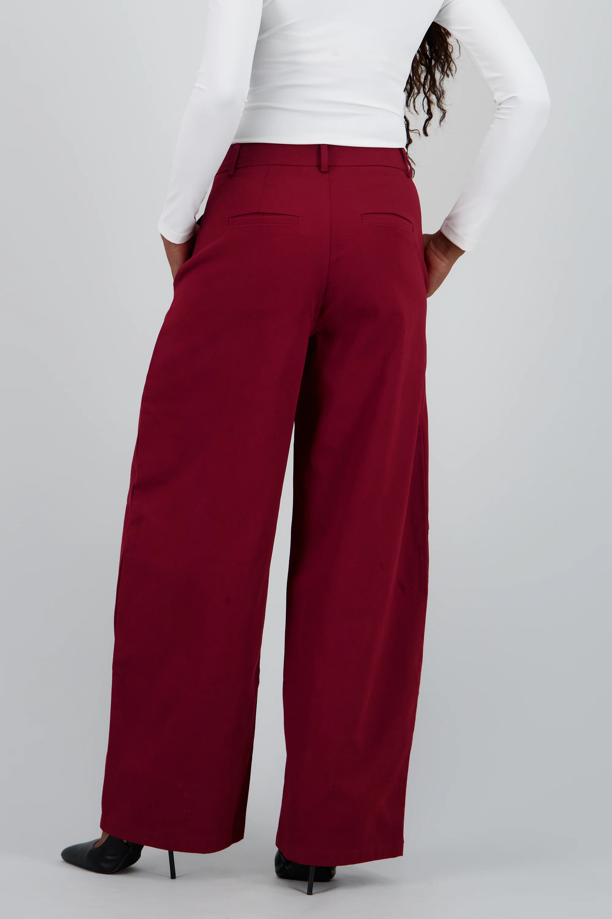 Pantalon amplio detalle pinza - Image 4