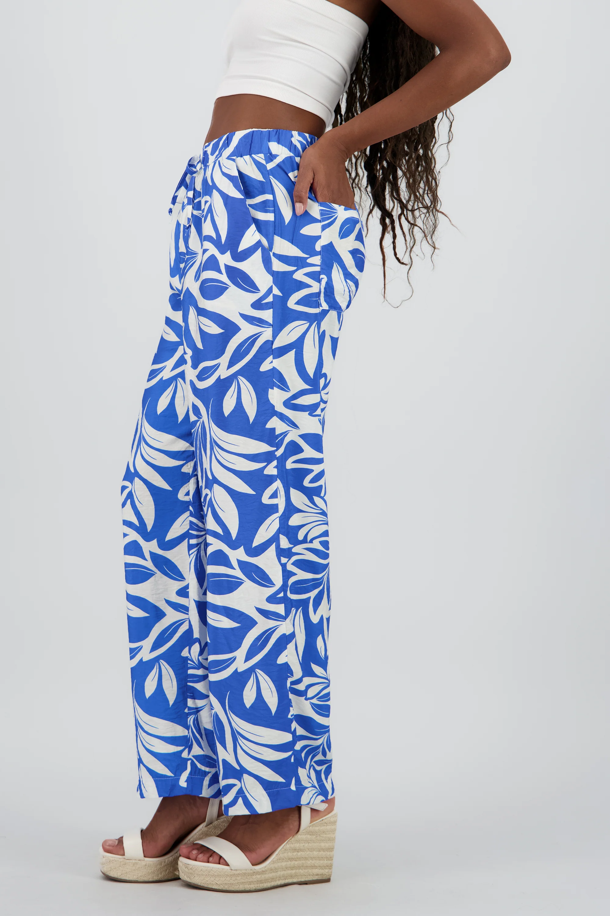 Pantalon amplio estampado flores - Image 3