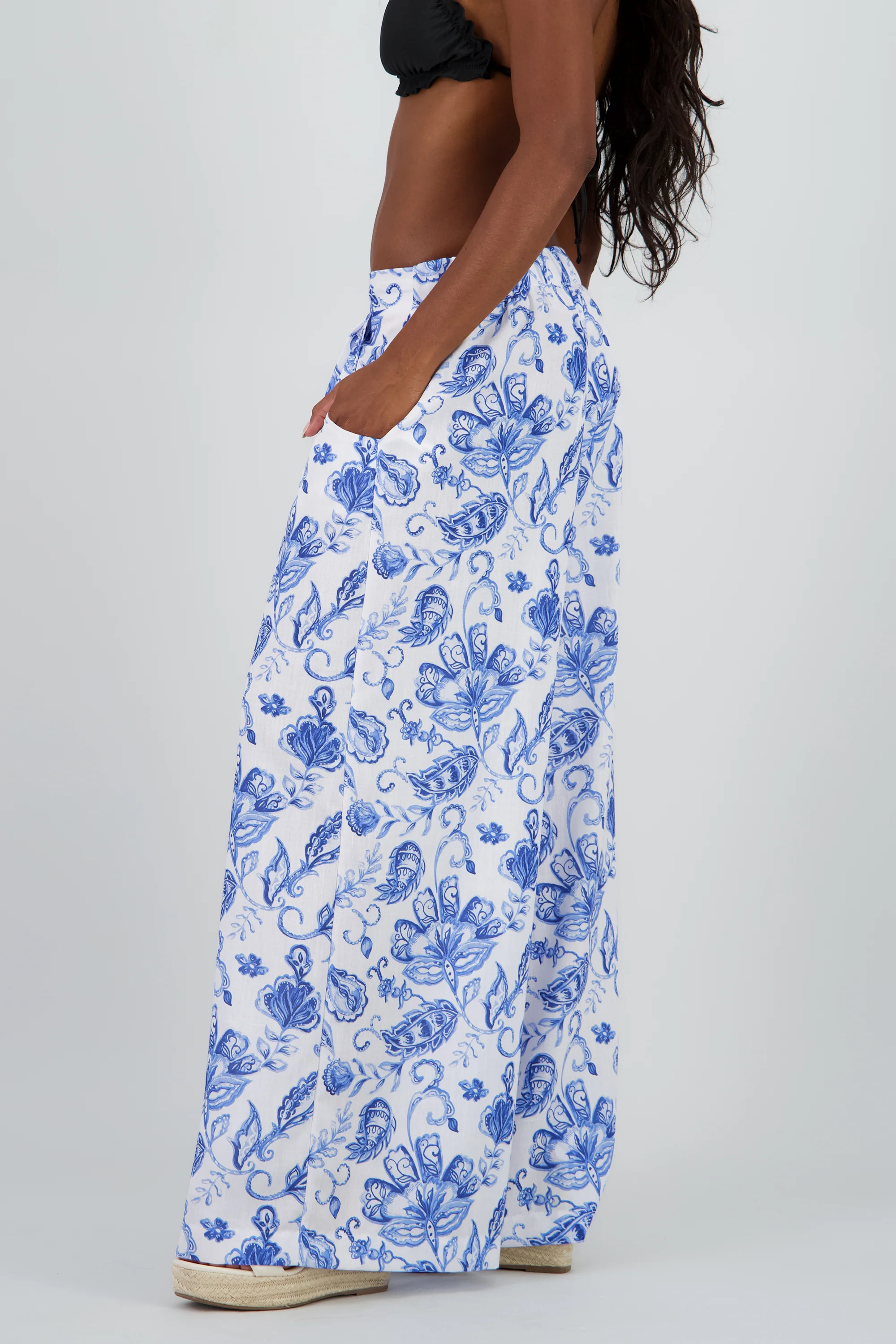 Pantalon amplio estampado jaretas detalle - Image 3