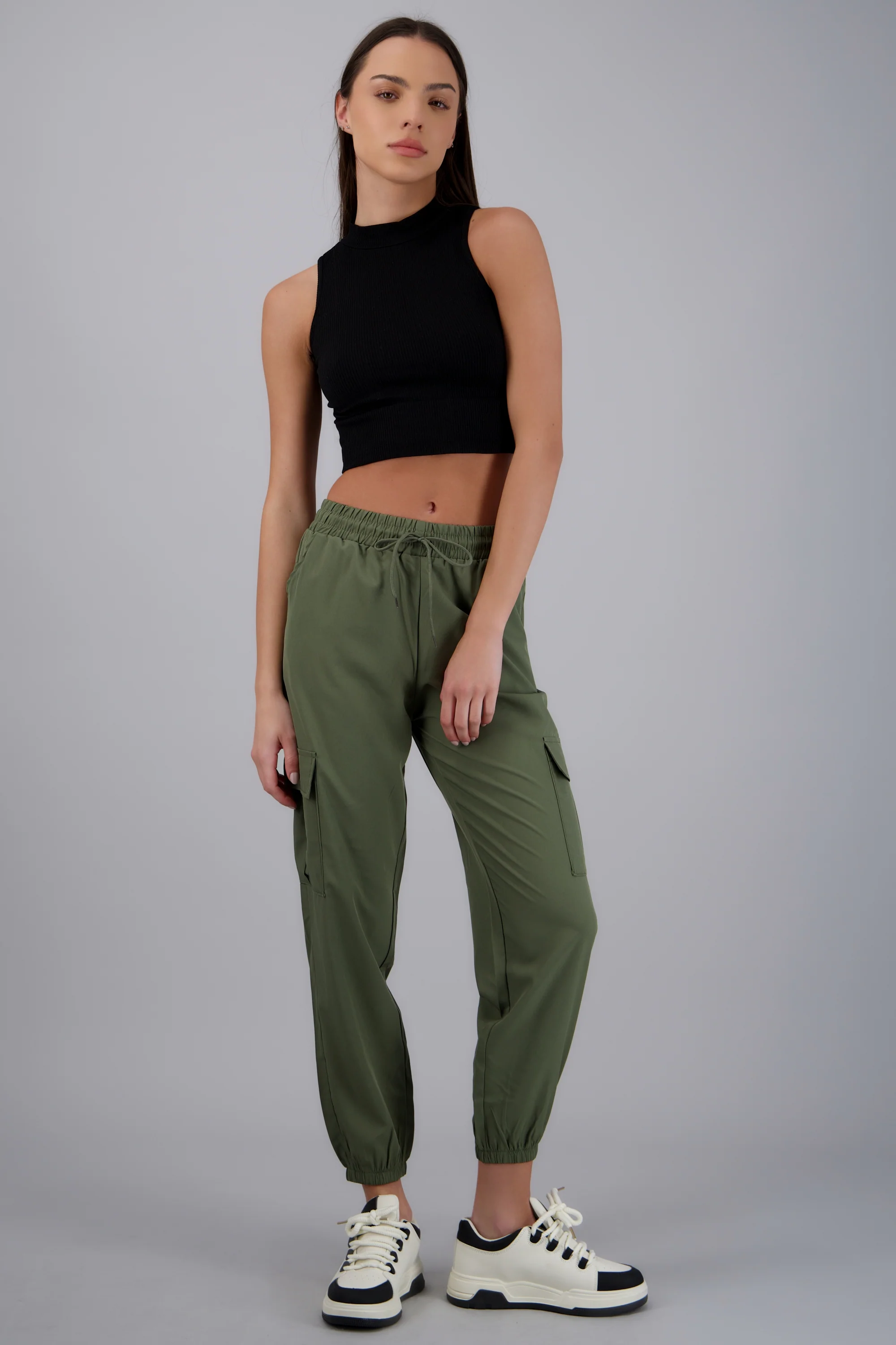 Pantalón Cargo Monocolor Bolsas - Image 3