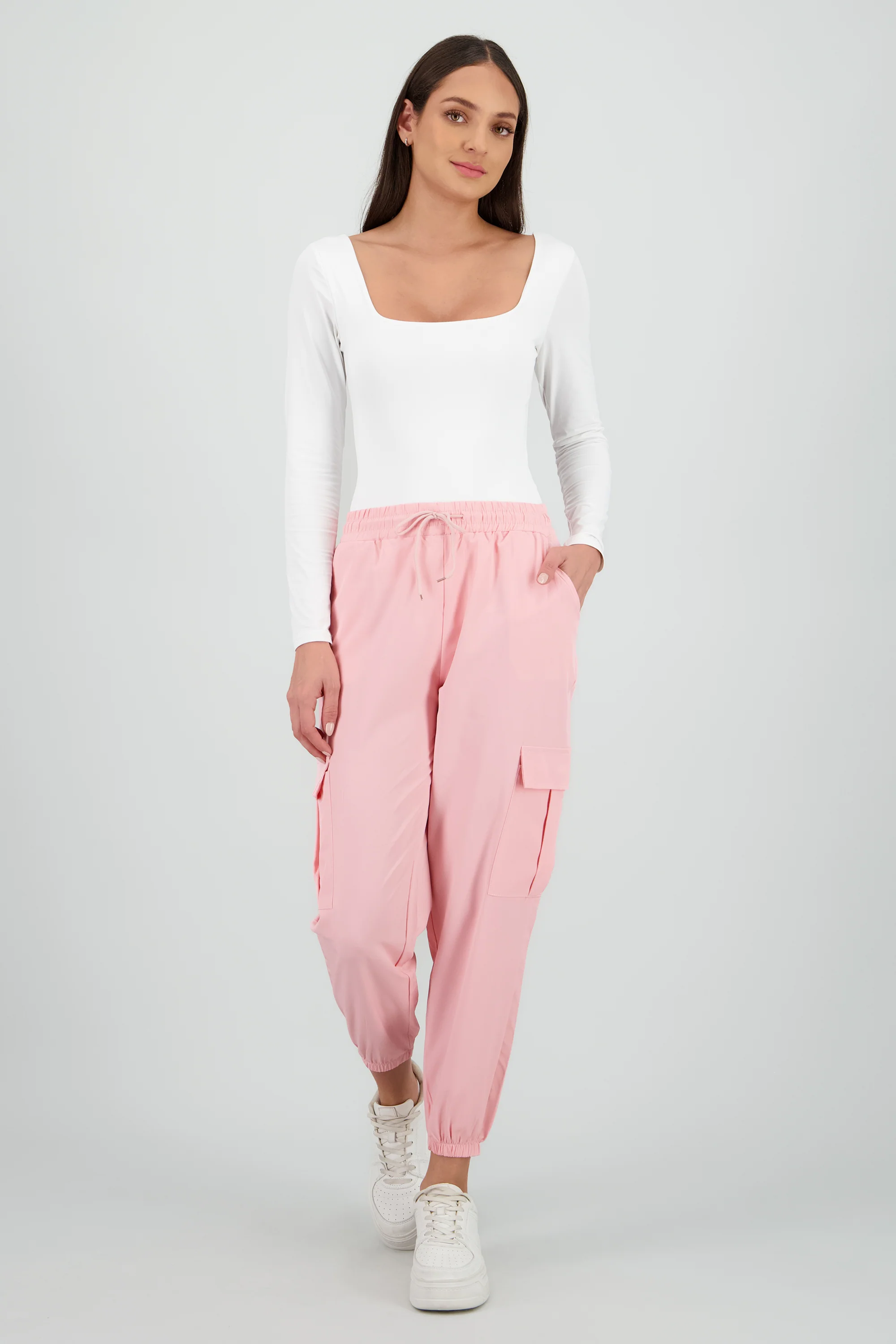 Pantalón Cargo Monocolor Bolsas