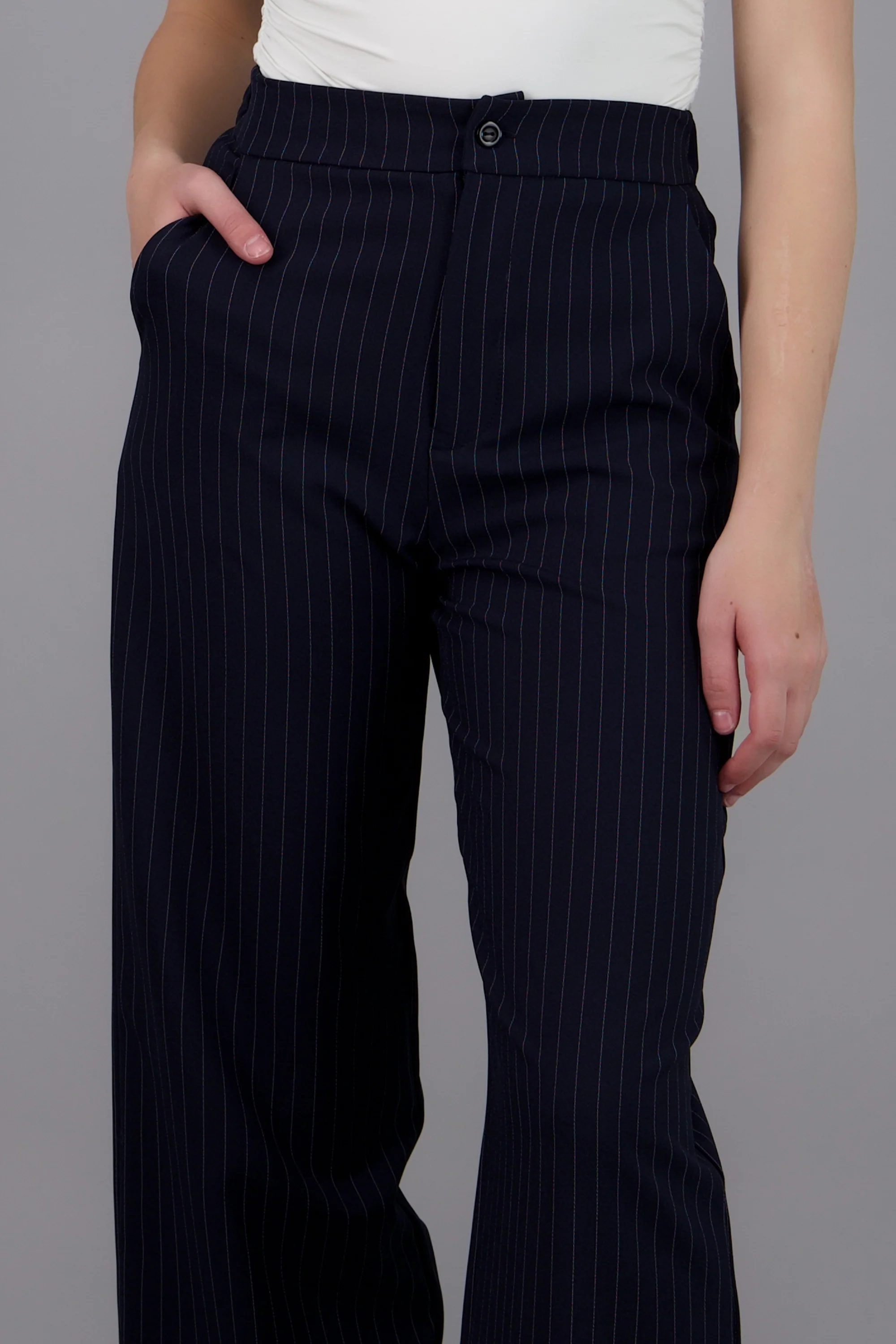 Pantalon de rayas recto con bolsas - Image 5