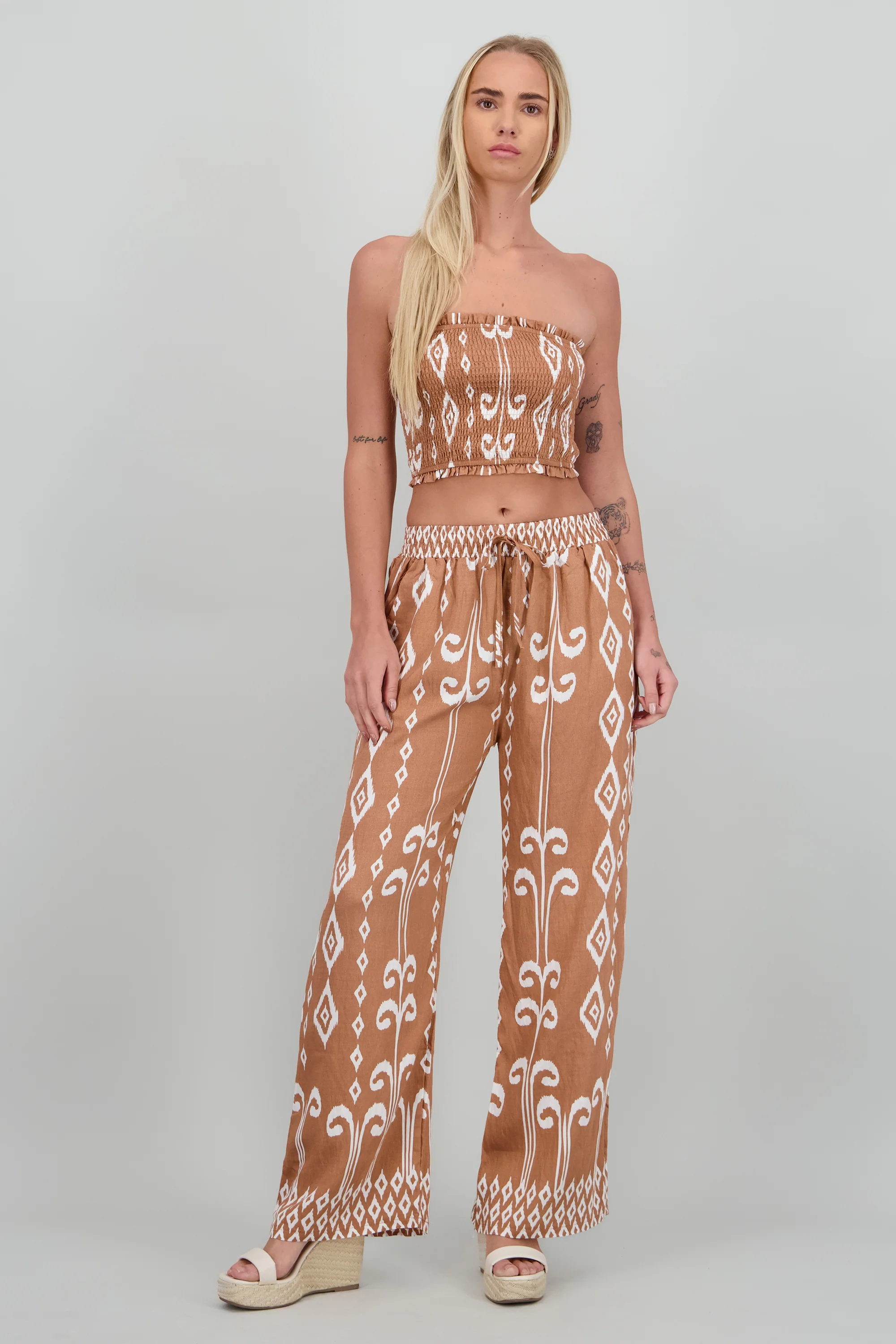 Pantalon estampado amplio
