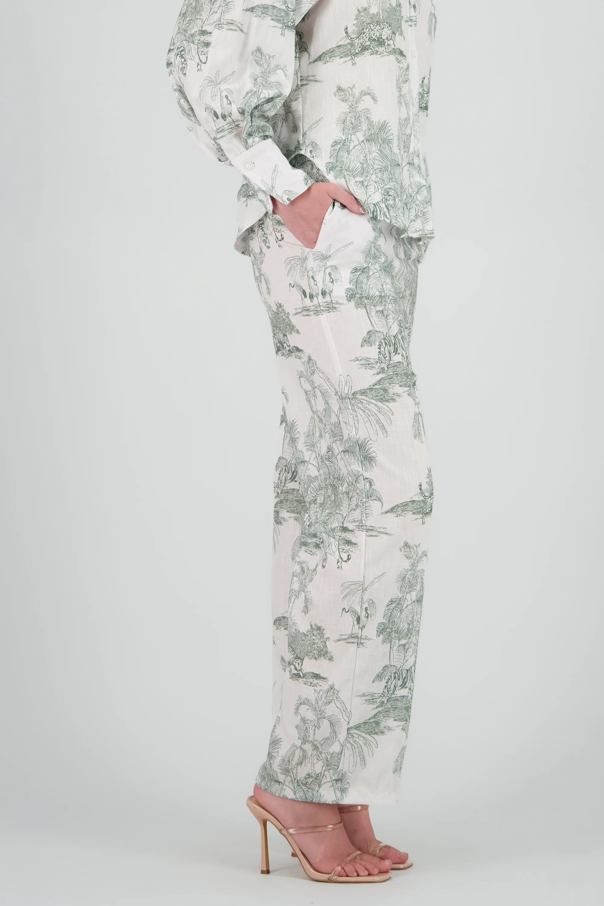 Pantalon estampado tropical - Image 3