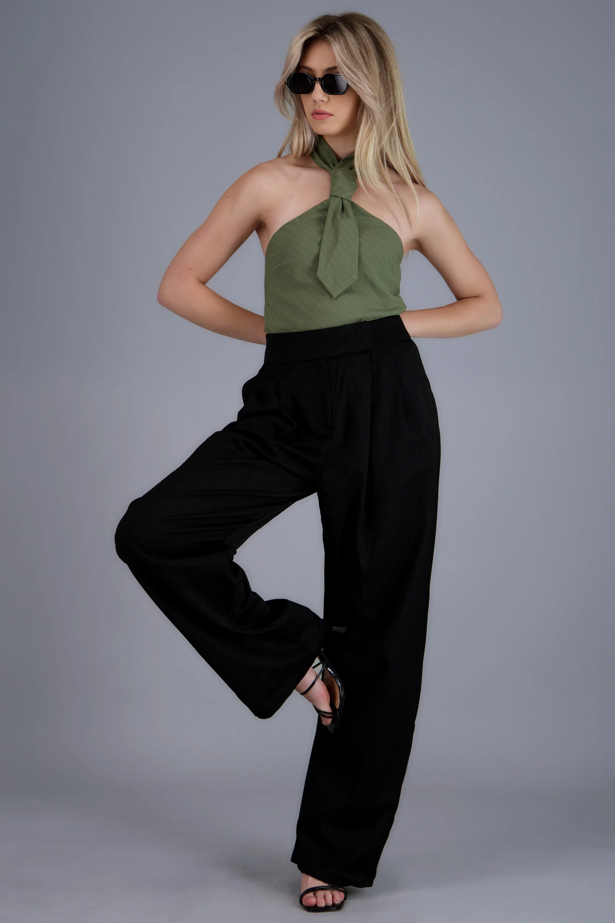 Pantalon liso con pinzas - Image 2