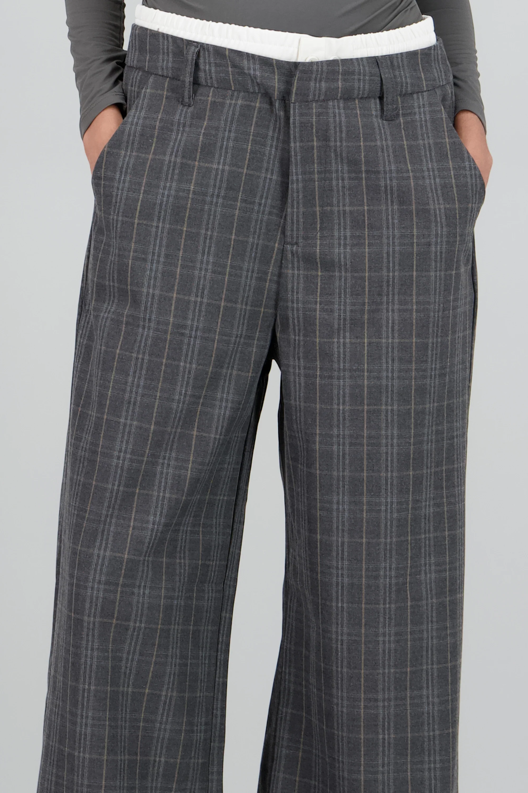 Pantalon recto de cuadros en contraste - Image 5