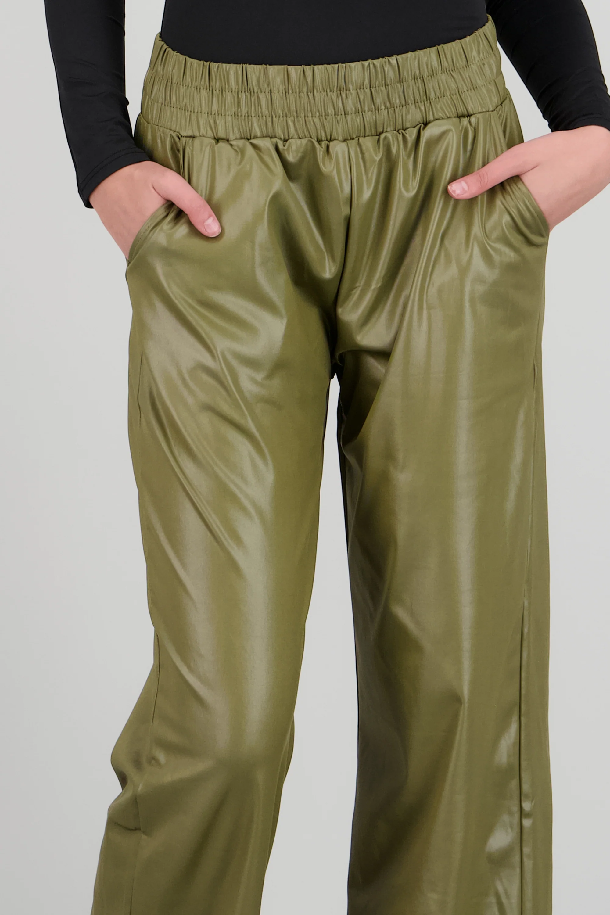 Pantalones efecto piel - Image 5