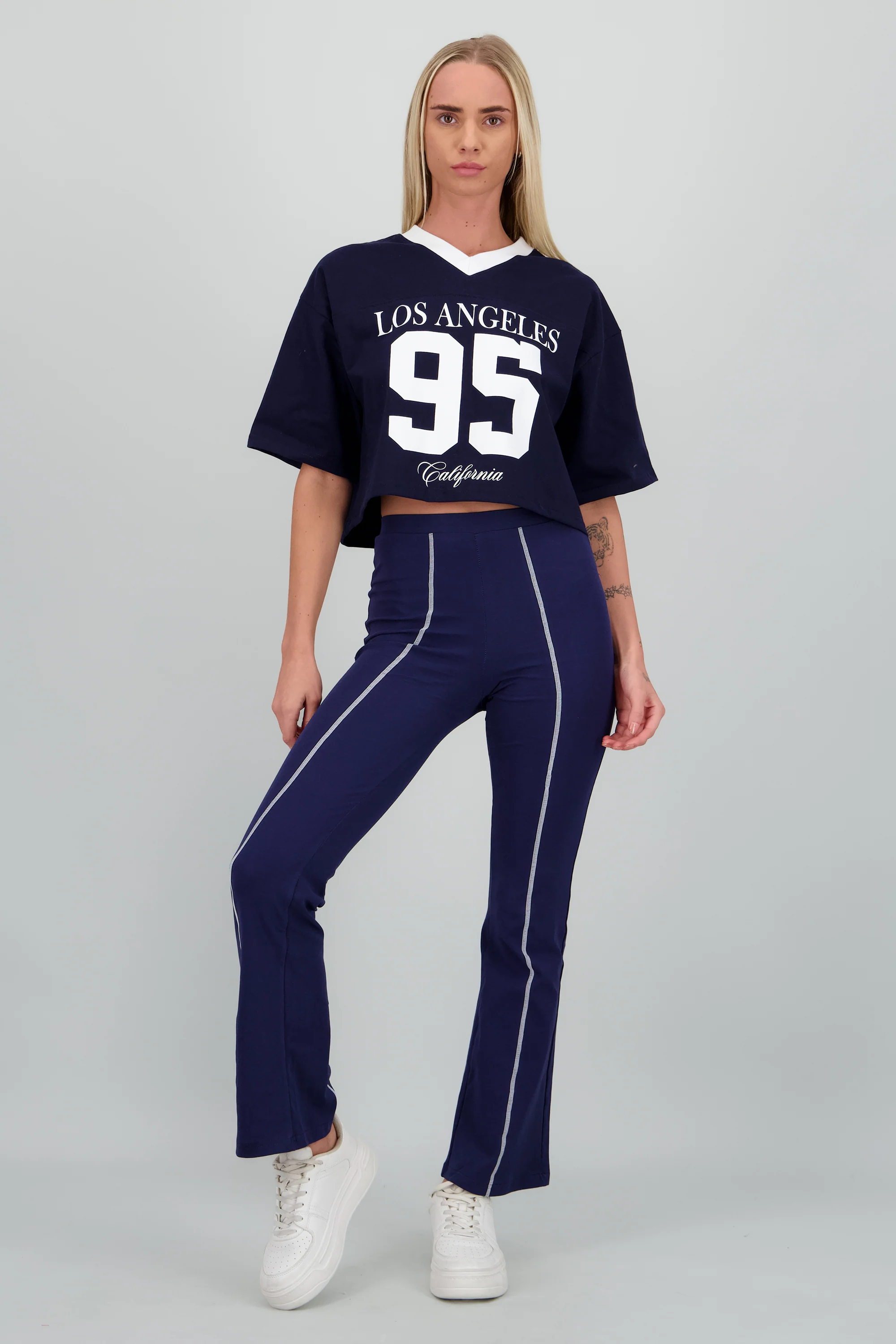 Pants detalle estrellas linea
