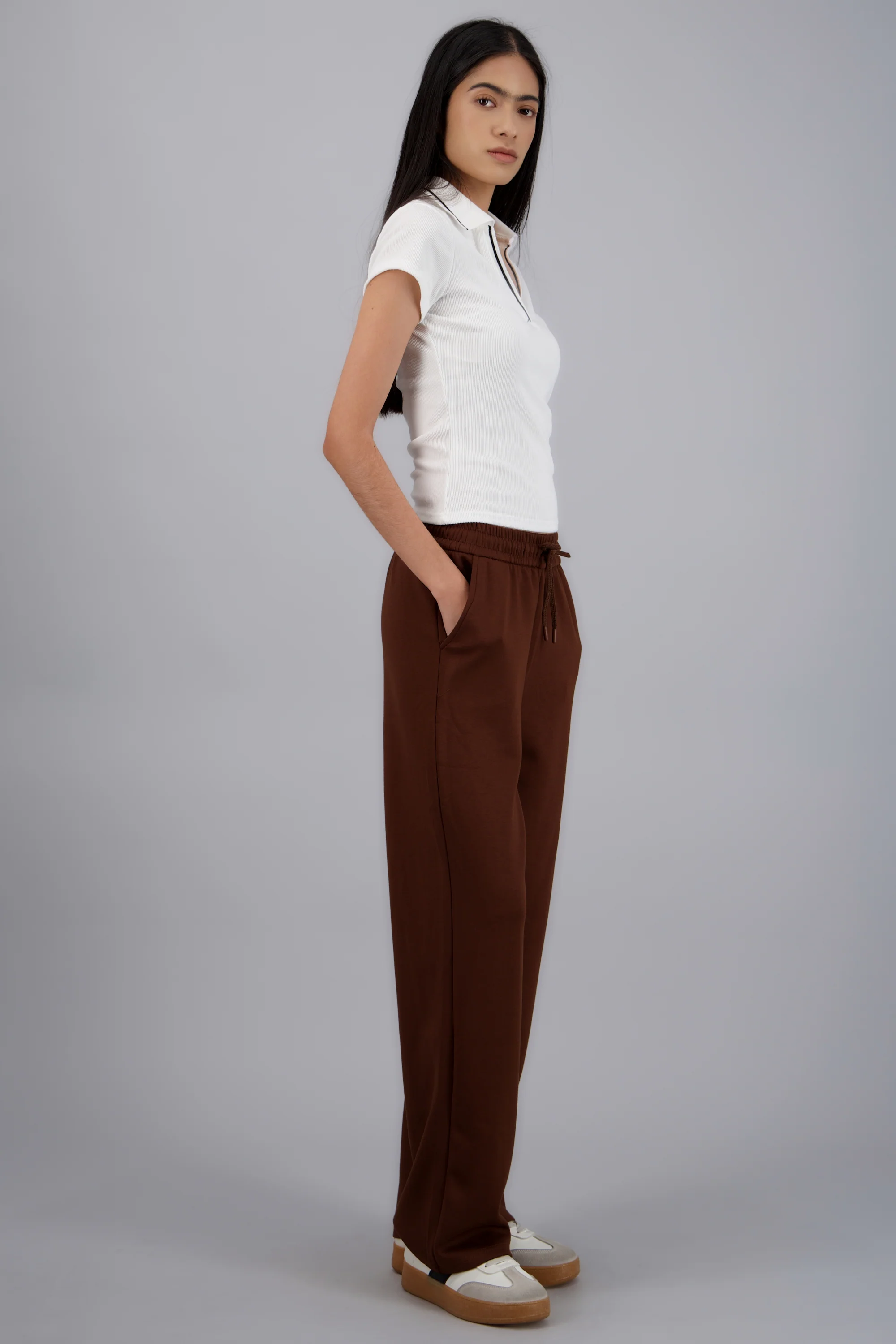 Pants lisos con bolsas - Image 5