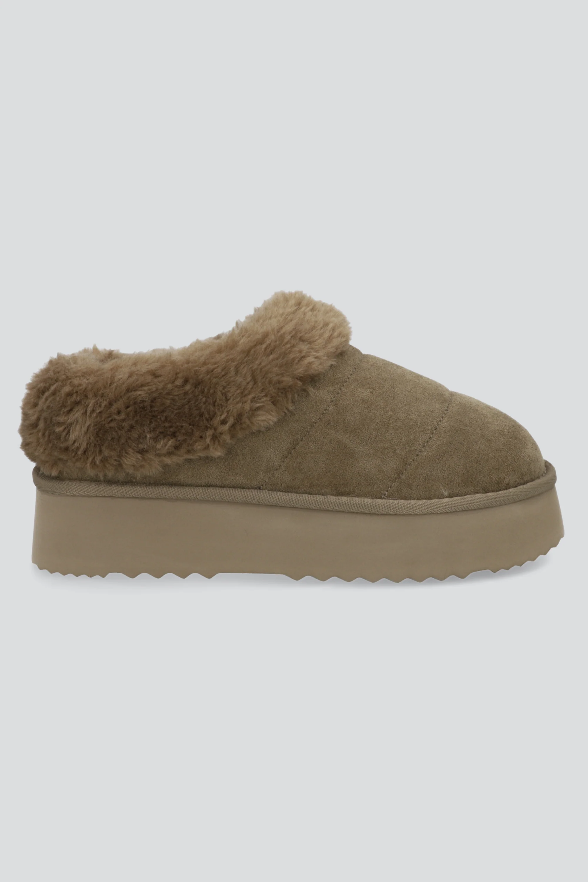 Pantufla mula peluda divicion