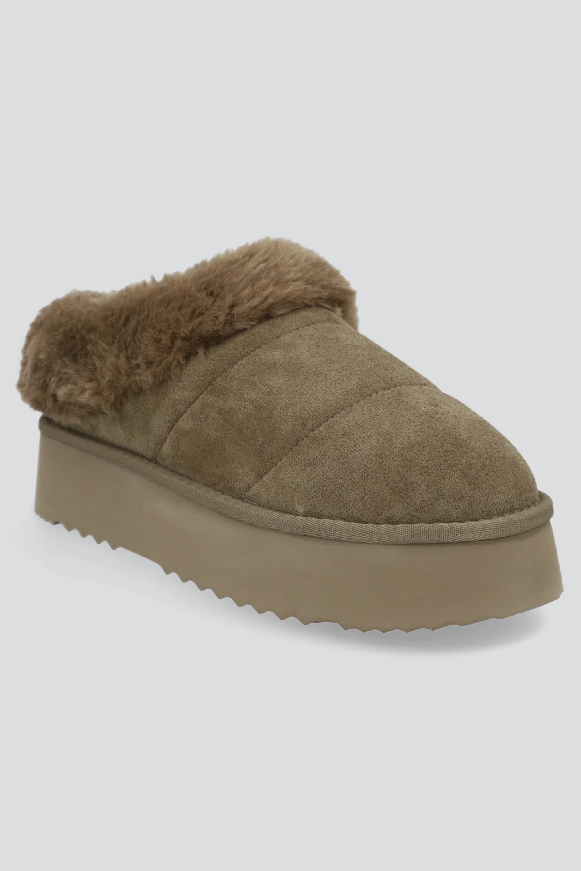 Pantufla mula peluda divicion - Image 4