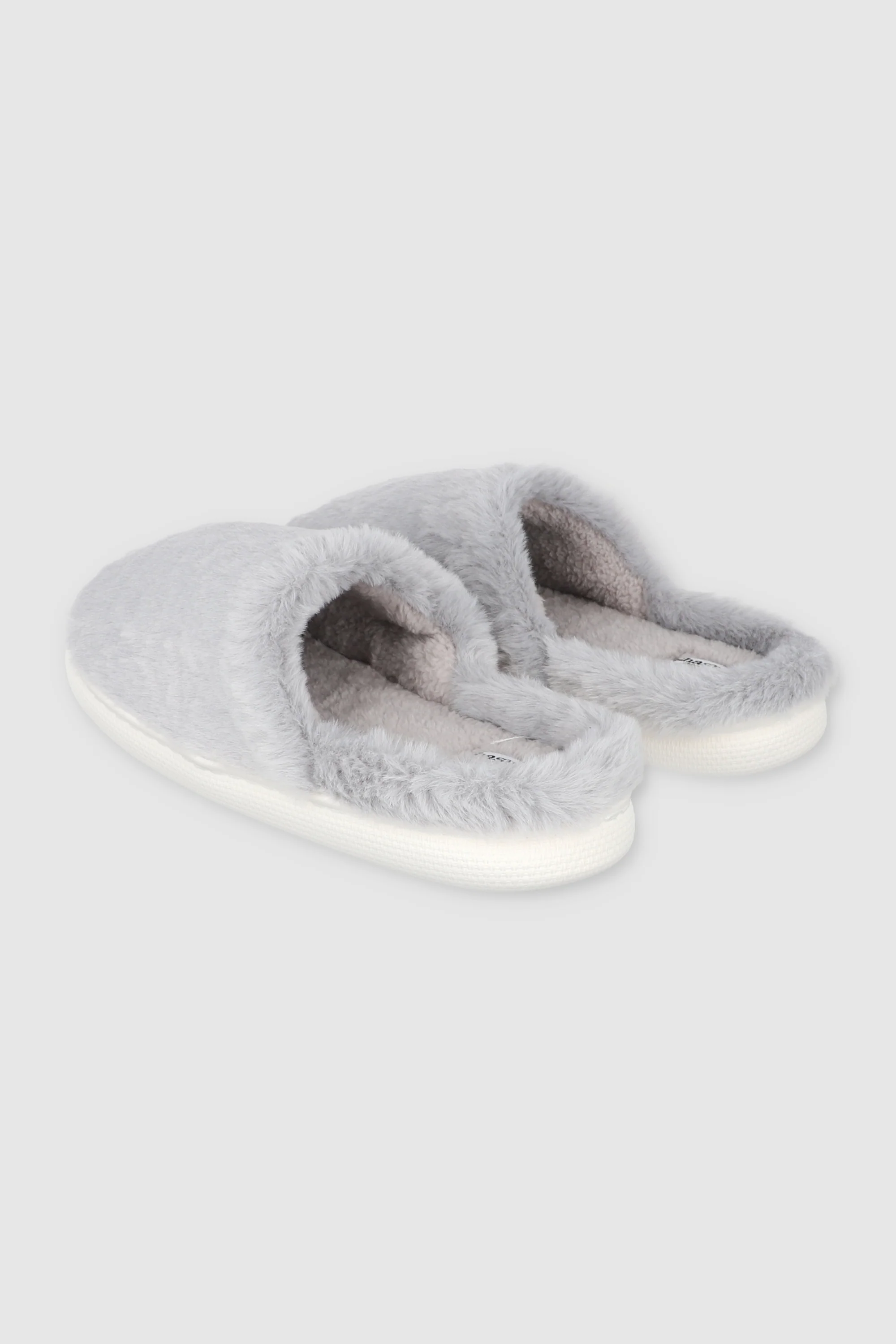 Pantuflas Peluche Monocolor - Image 5
