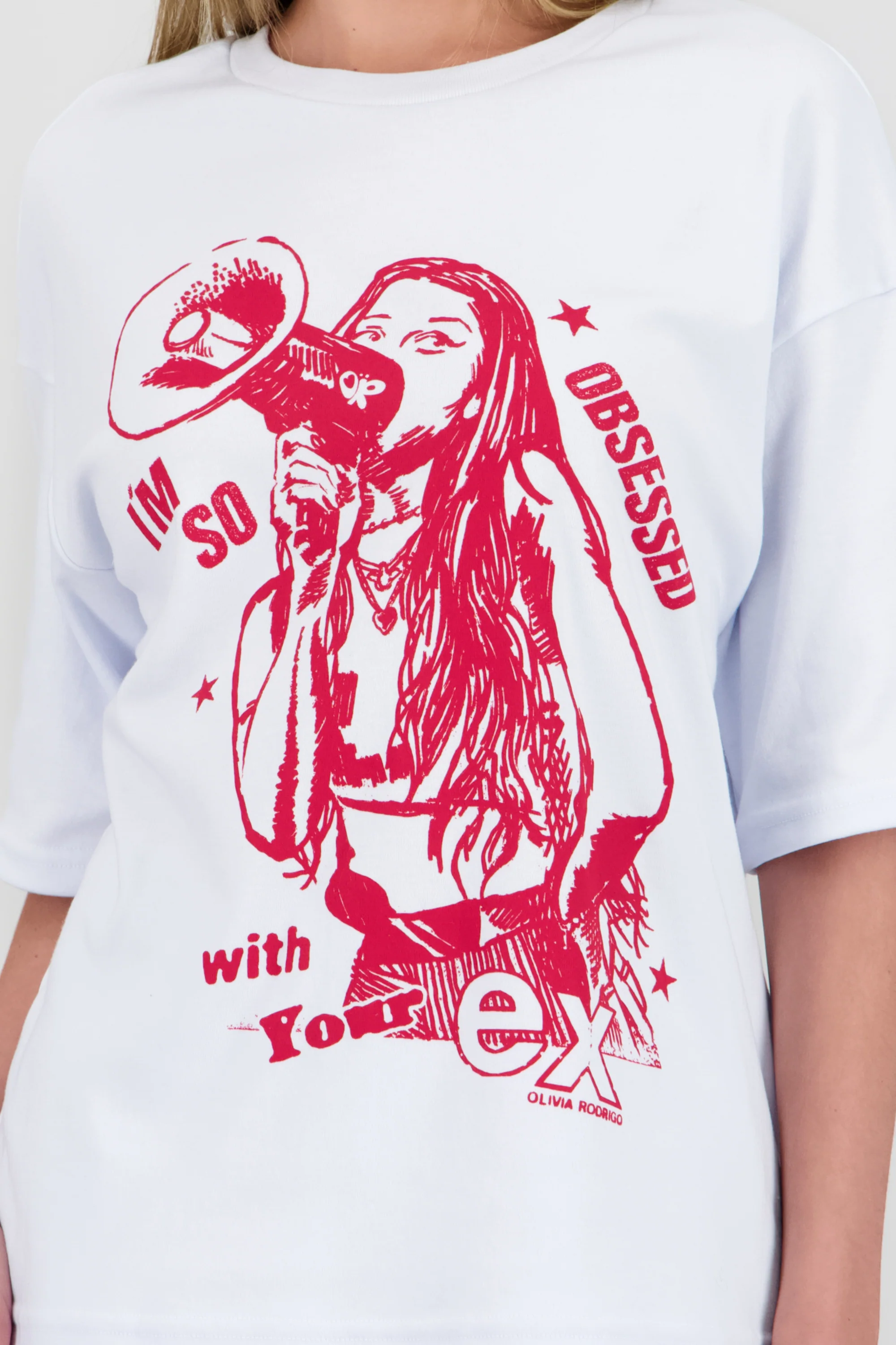Playera Olivia Rodrigo monocromo - Image 5