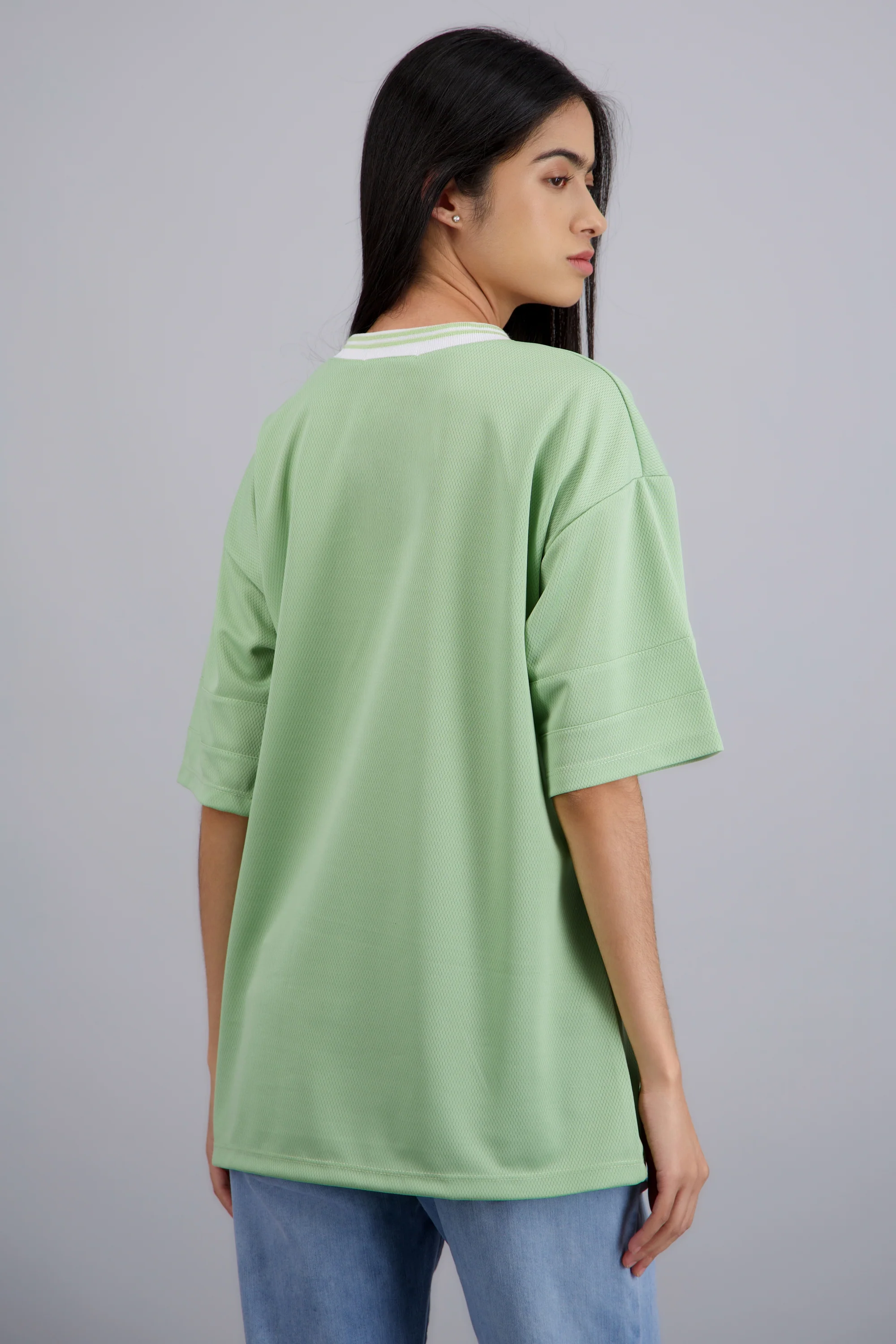 Playera oversized estampado numero - Image 4
