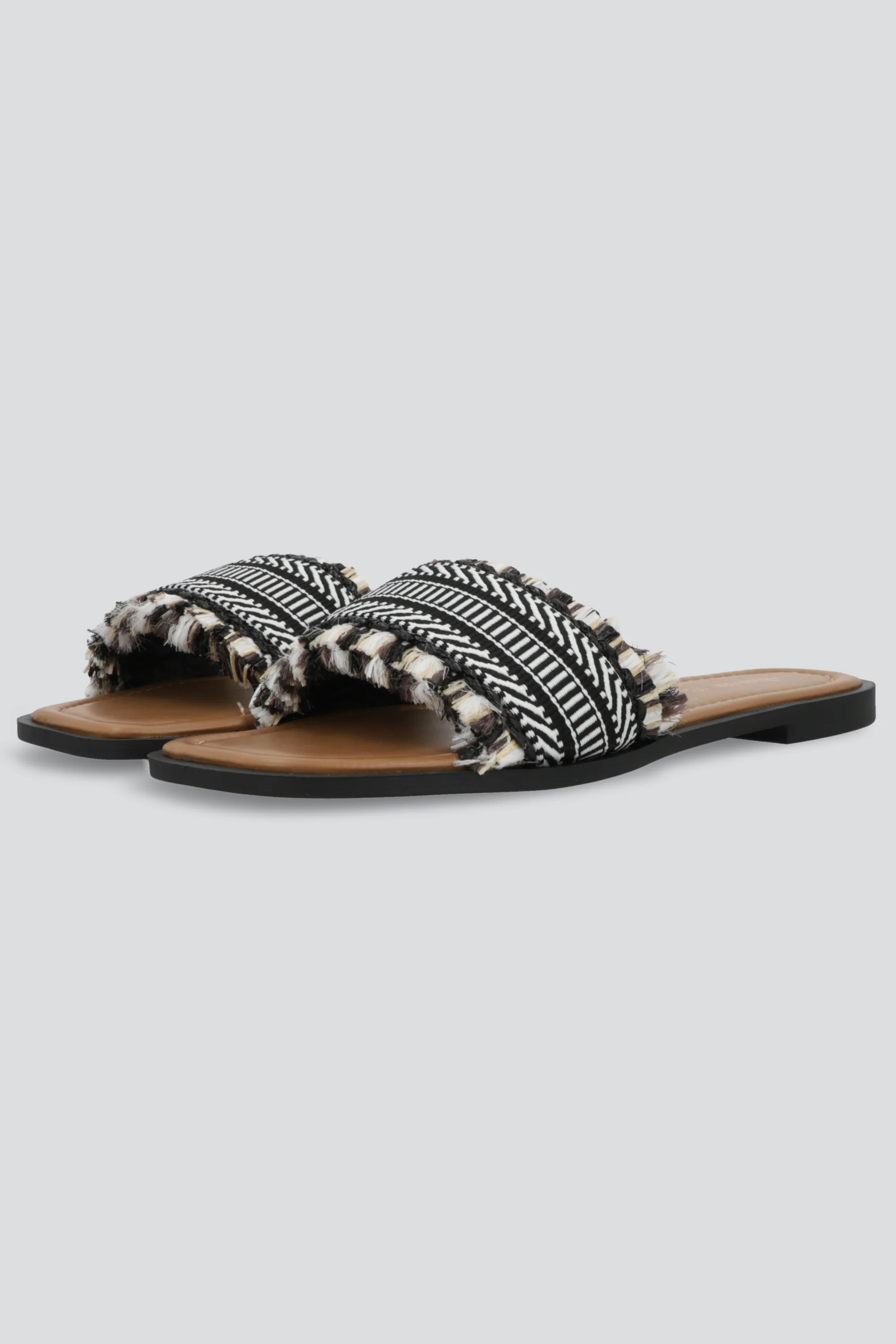 Sandalia tejida flecos - Image 3