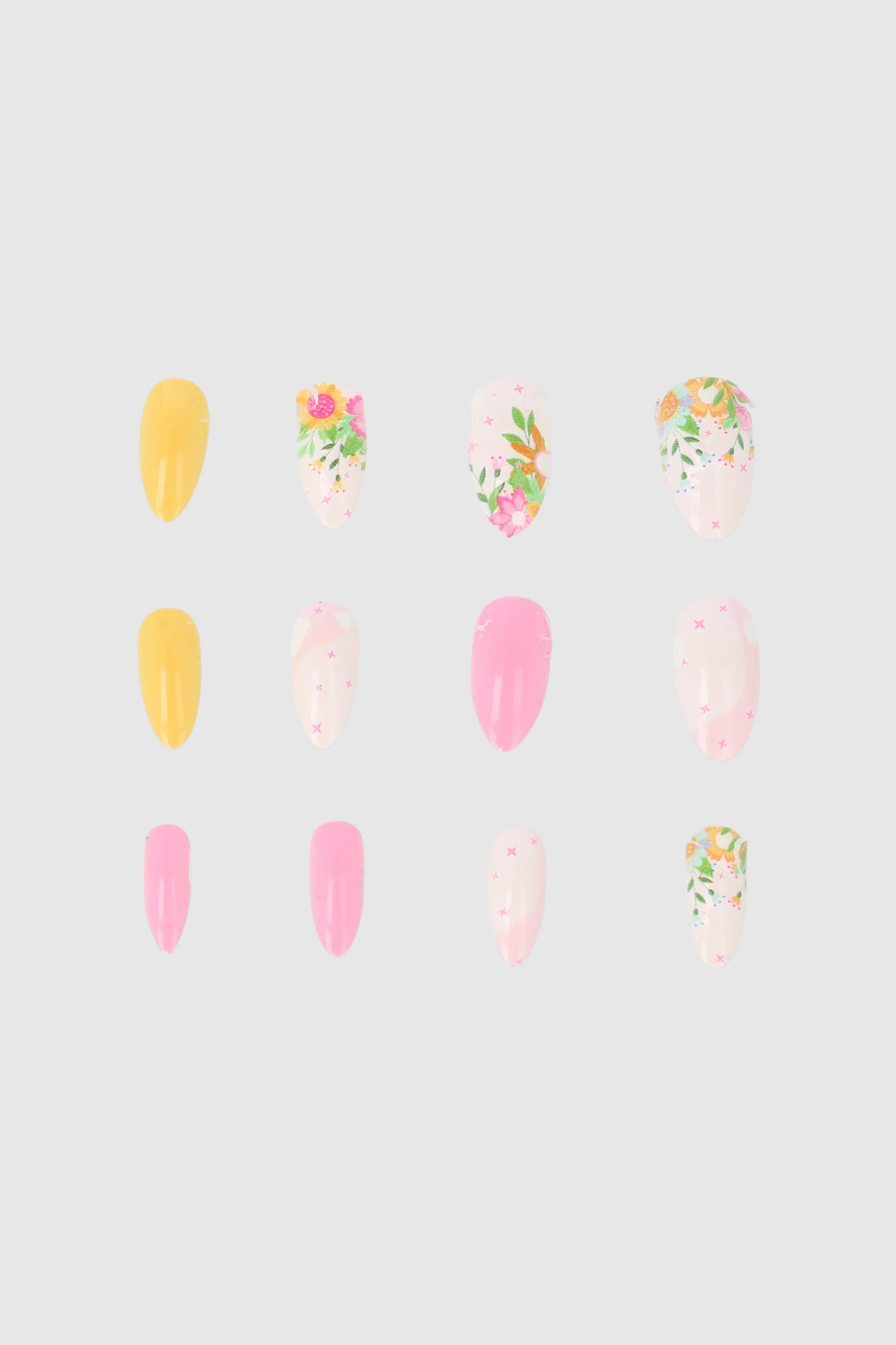 Set 12 uñas almendradas figuras - Image 2