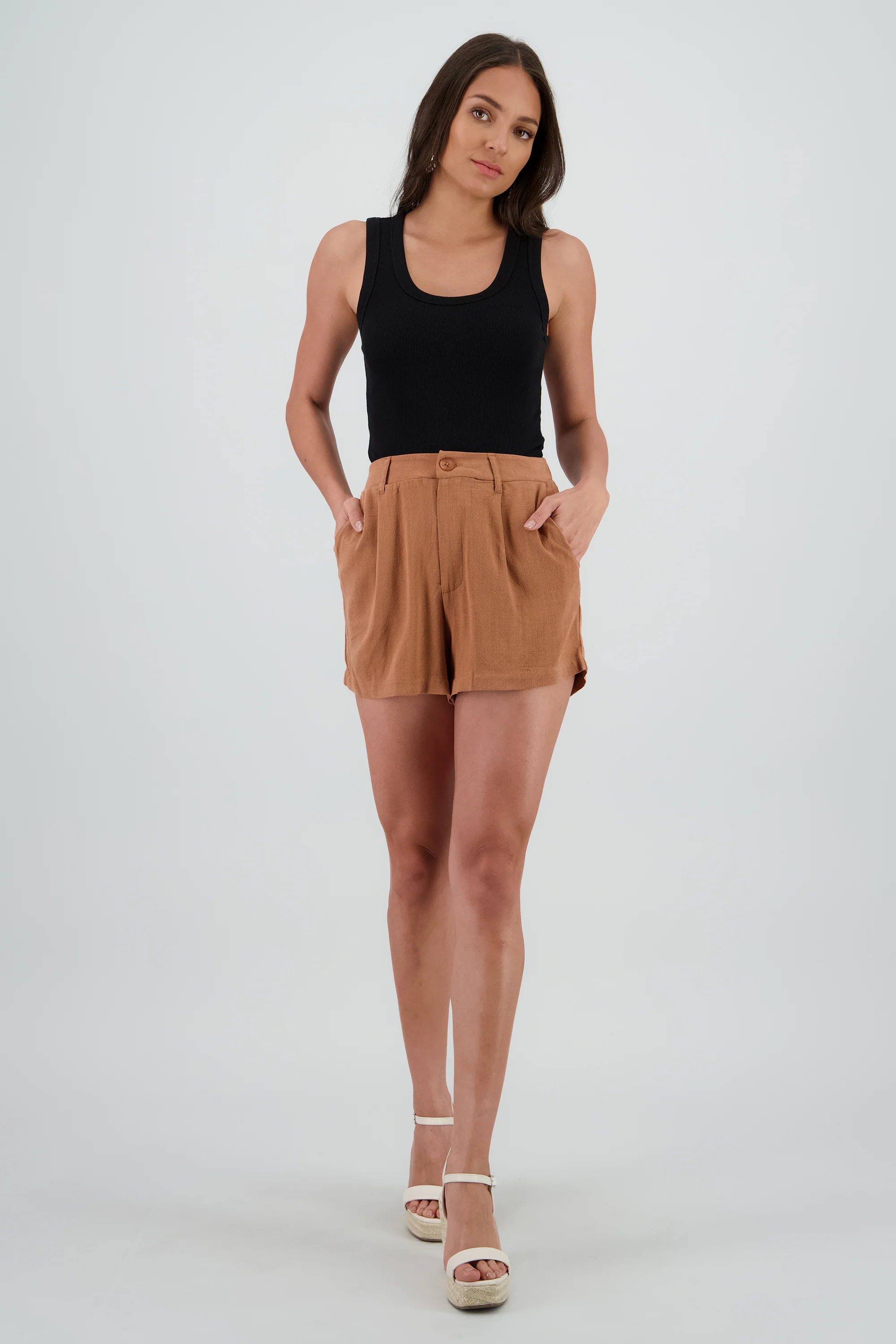 Short de lino con jarreta