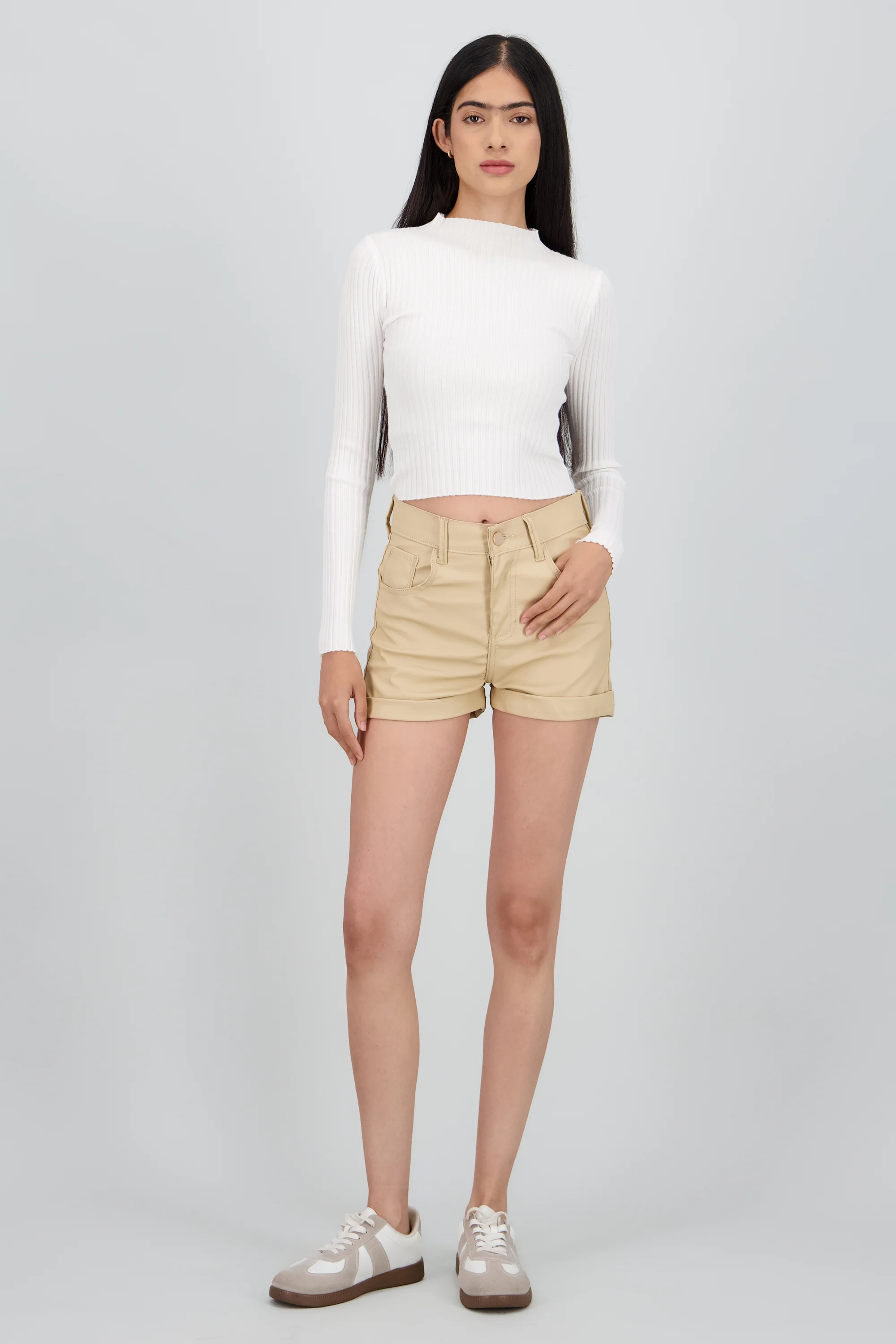 Short Efecto Piel Dobladillo