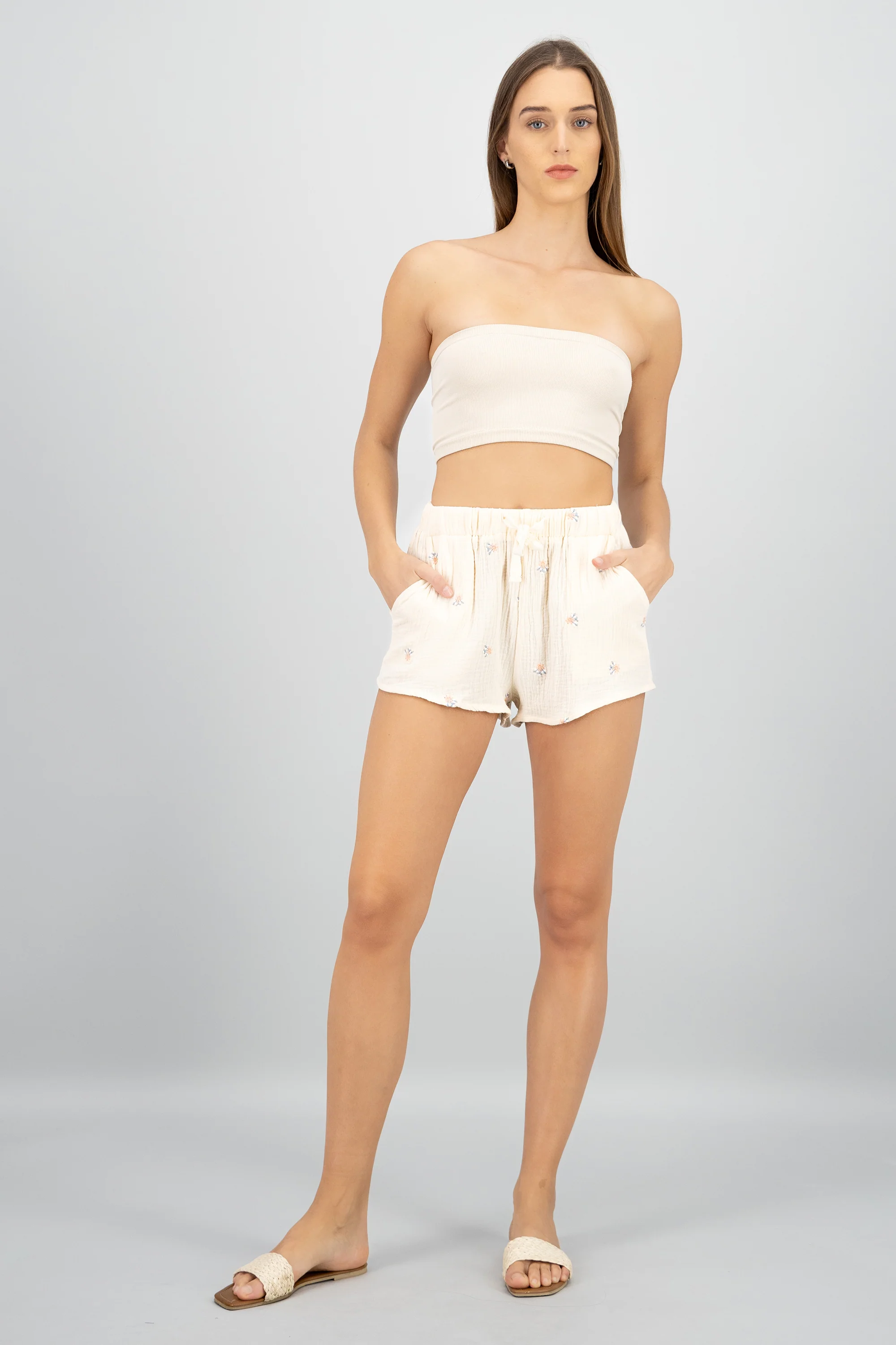 Short lino bordado flores