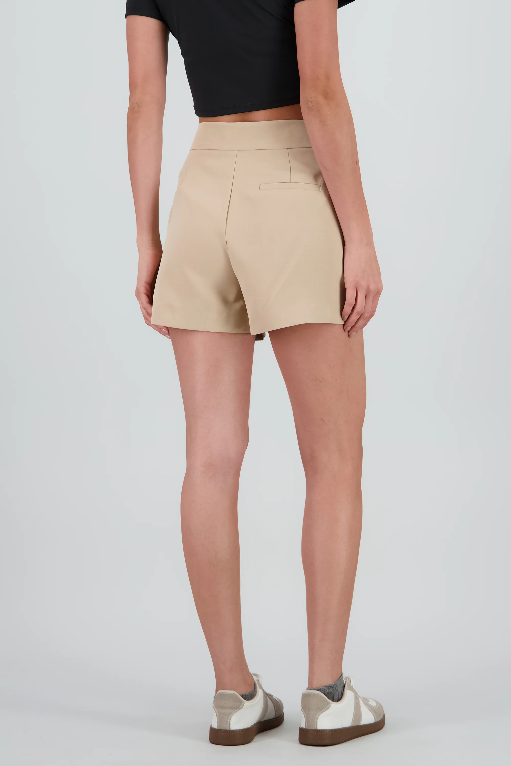 Short liso de vestir con pinzas - Image 4