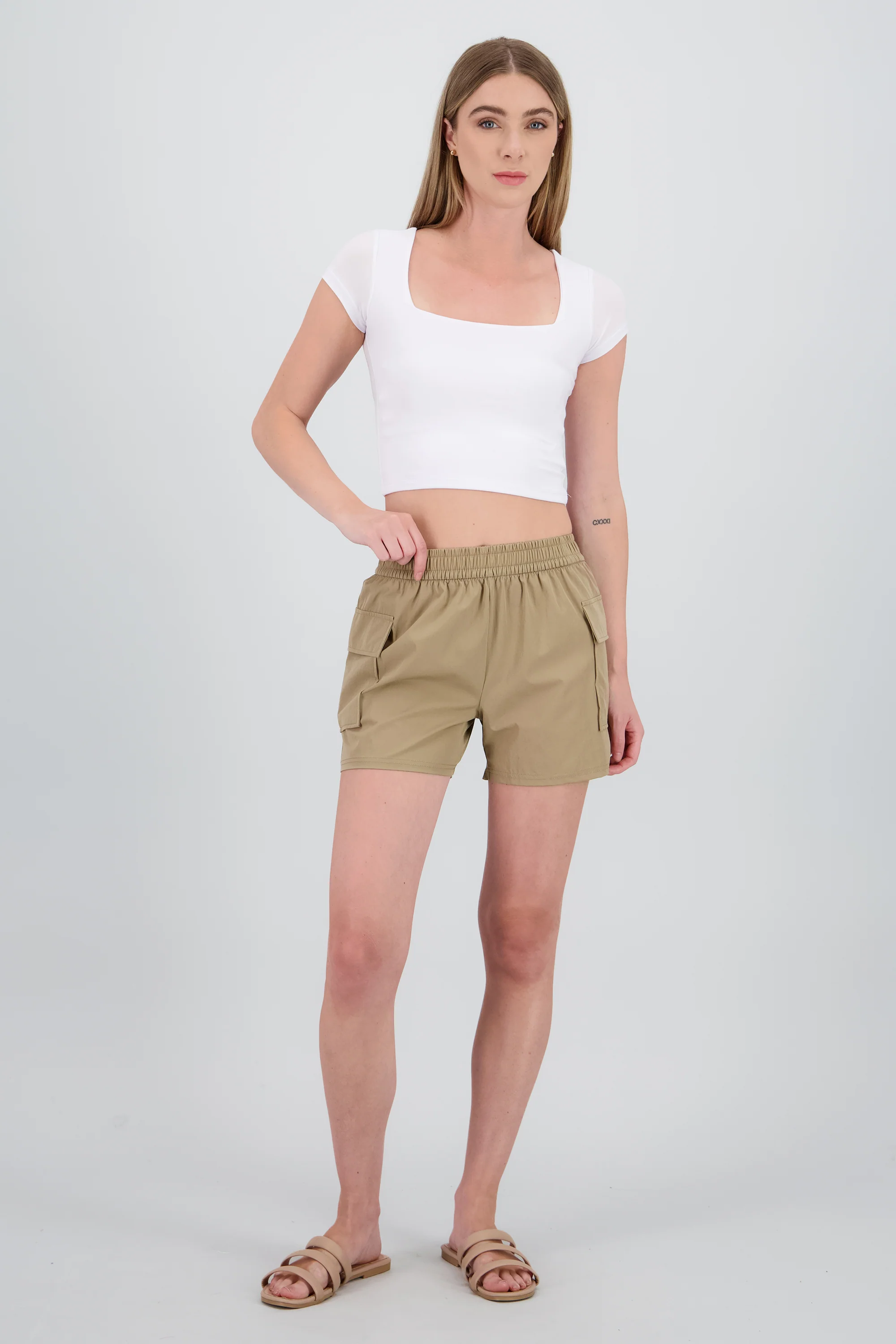 Shorts con bolsas cargo lisos