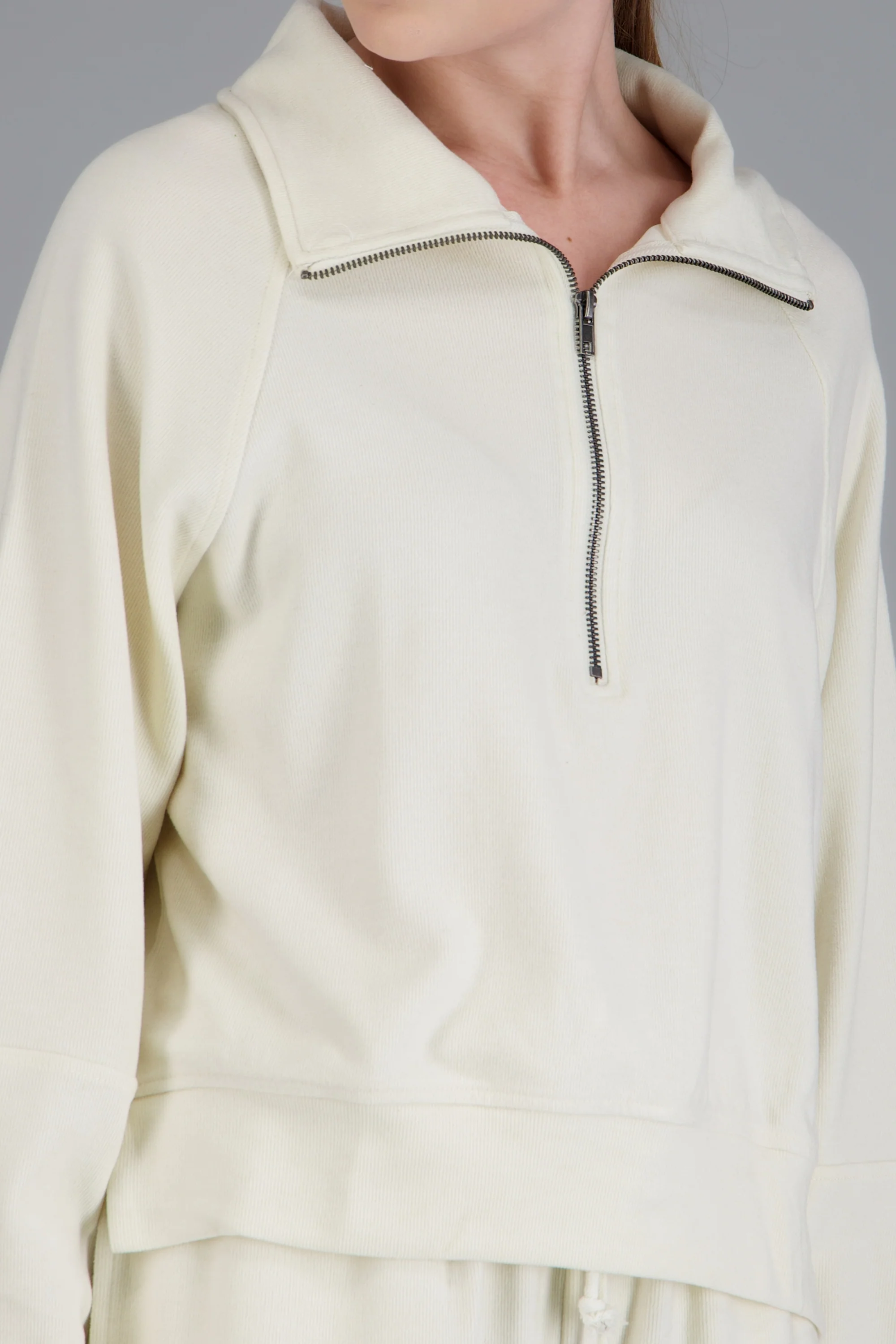 Sudadera cuello polo con cierre - Image 5